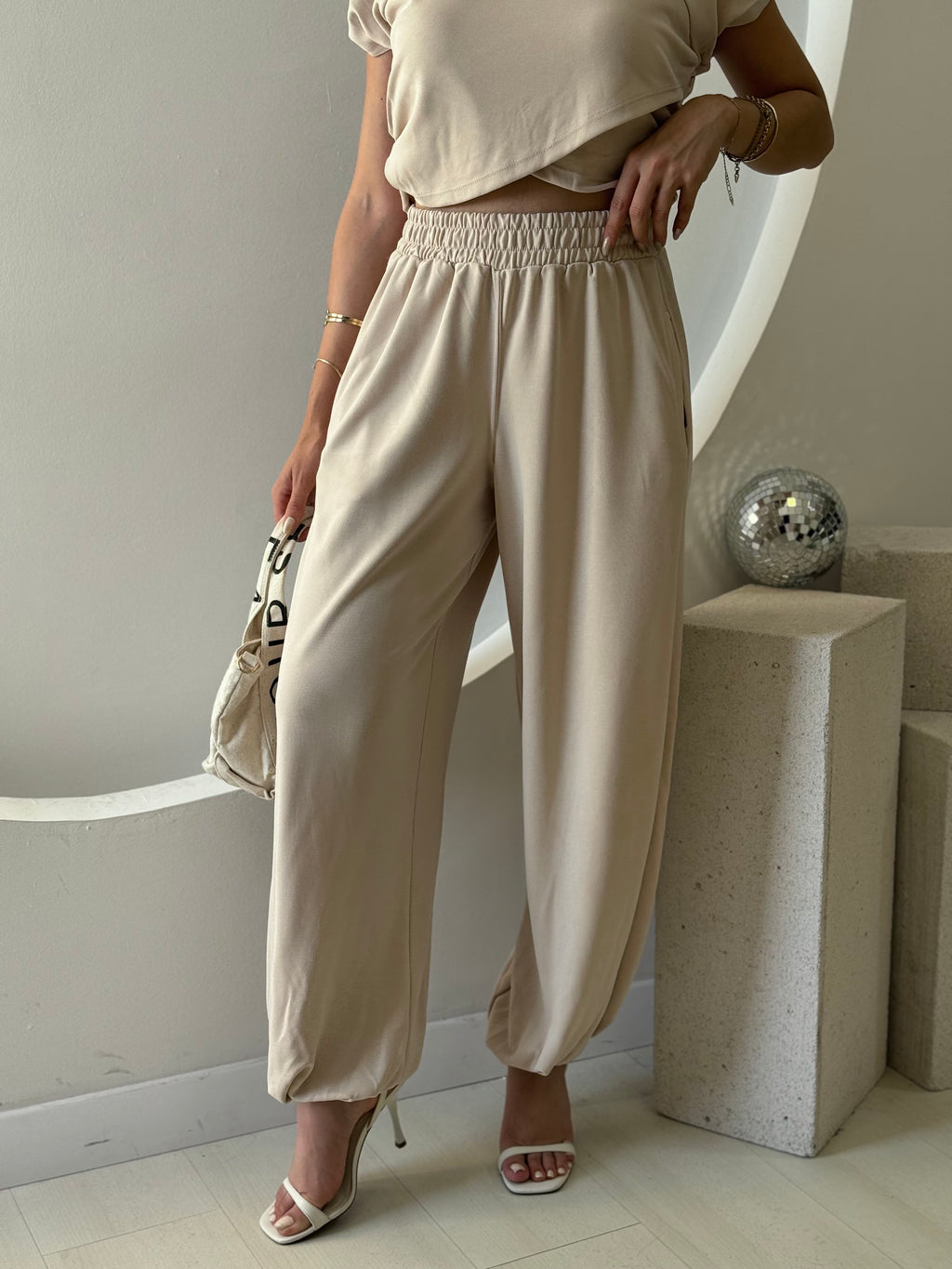 Bej Asimetrik Kesim Croplu Takım