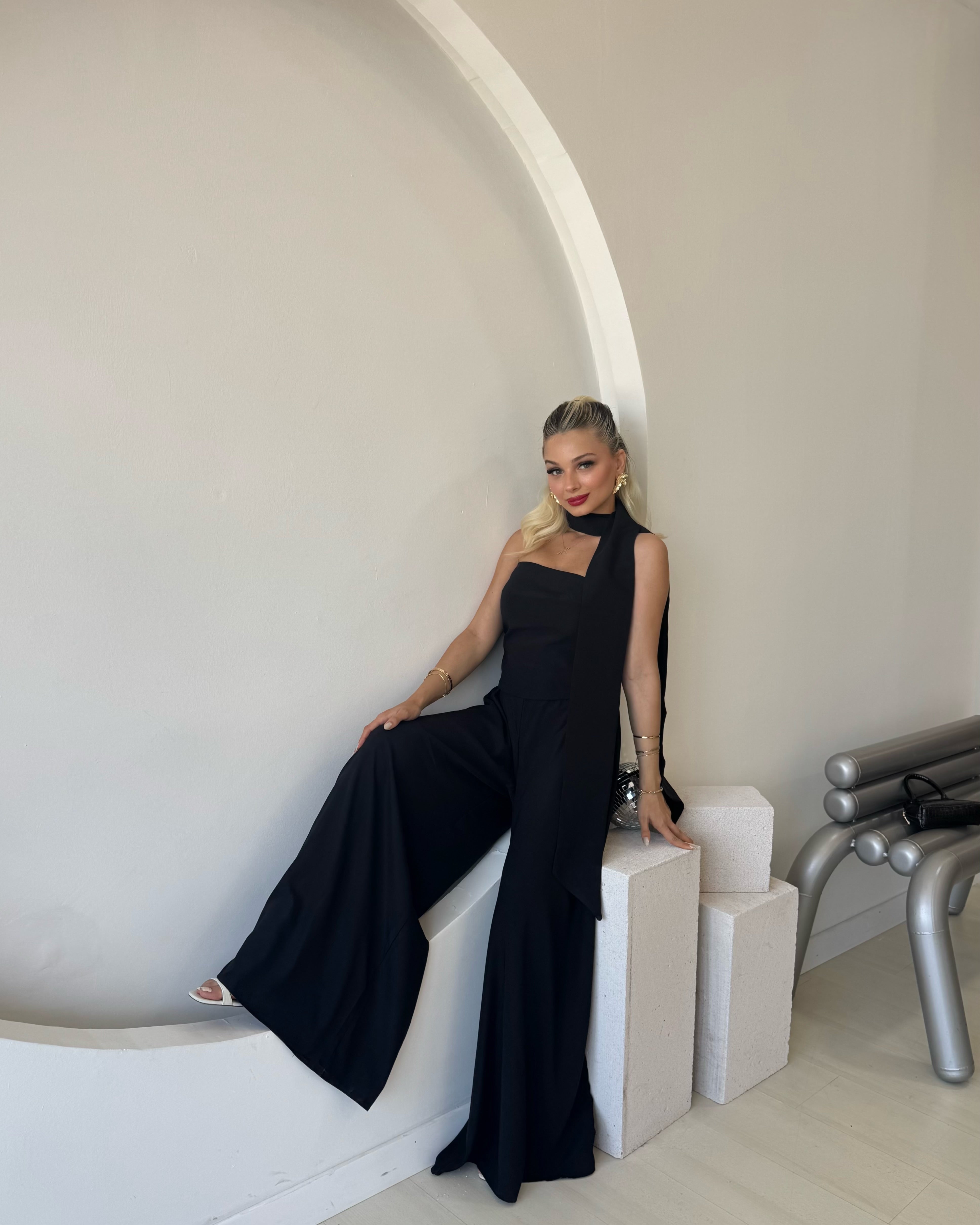 Siyah Straplez Bluz Geniş Paça Pantolon Takım