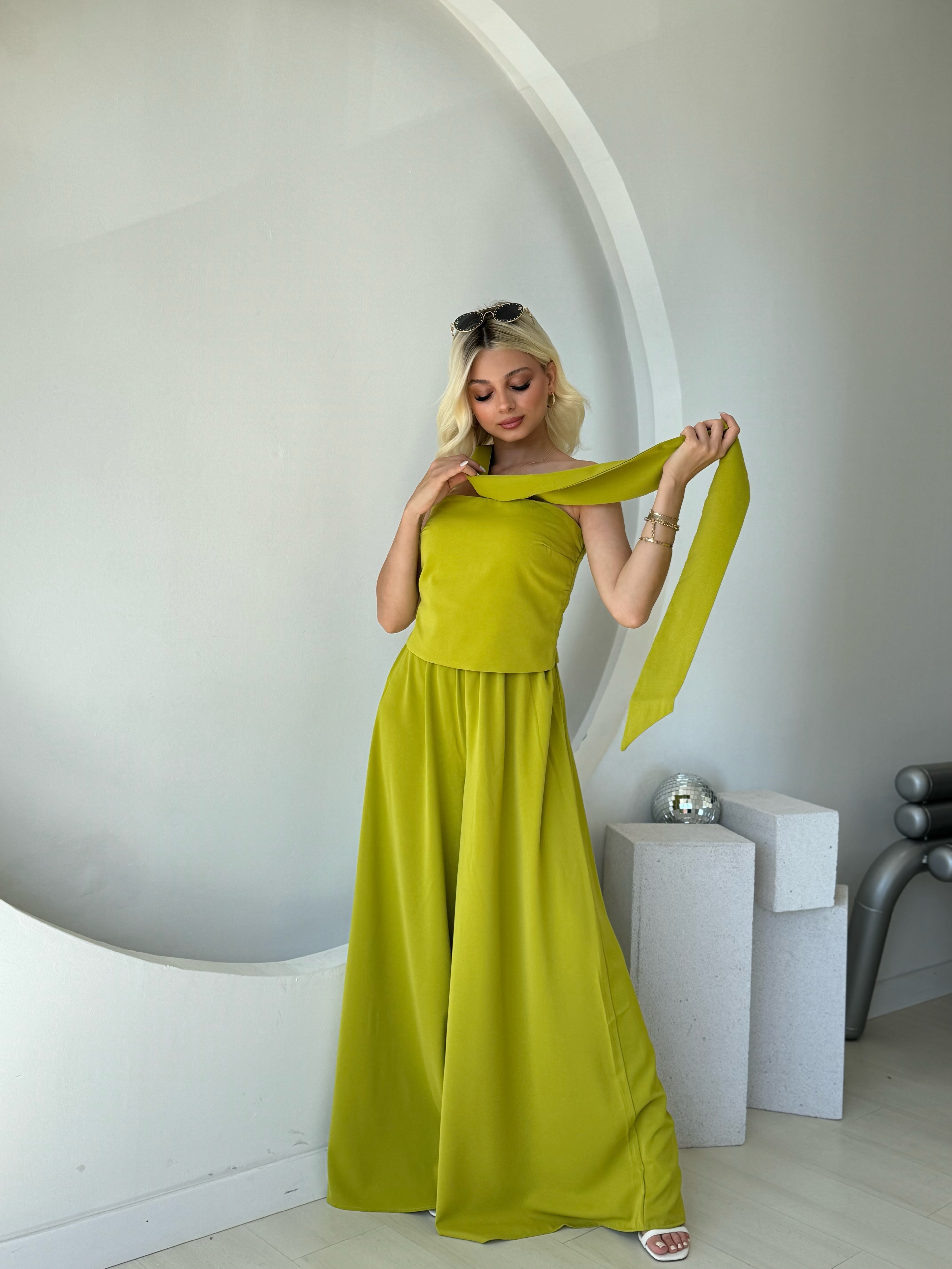 Straplez Bluz Geniş Paça Pantolon Takım