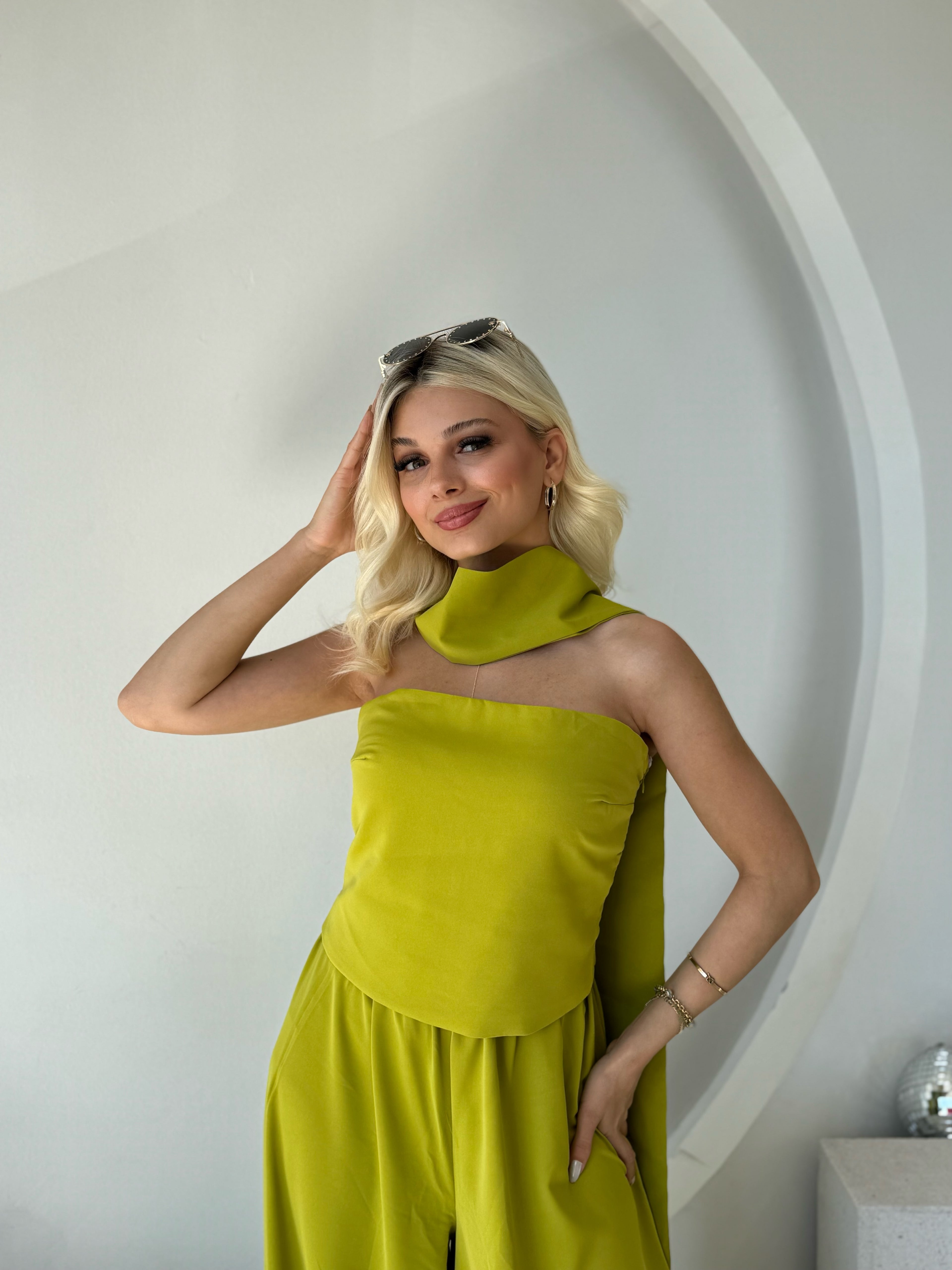 Straplez Bluz Geniş Paça Pantolon Takım