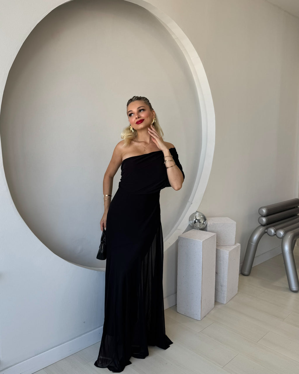 Siyah Tek Omuz Astarlı Tül Elbise