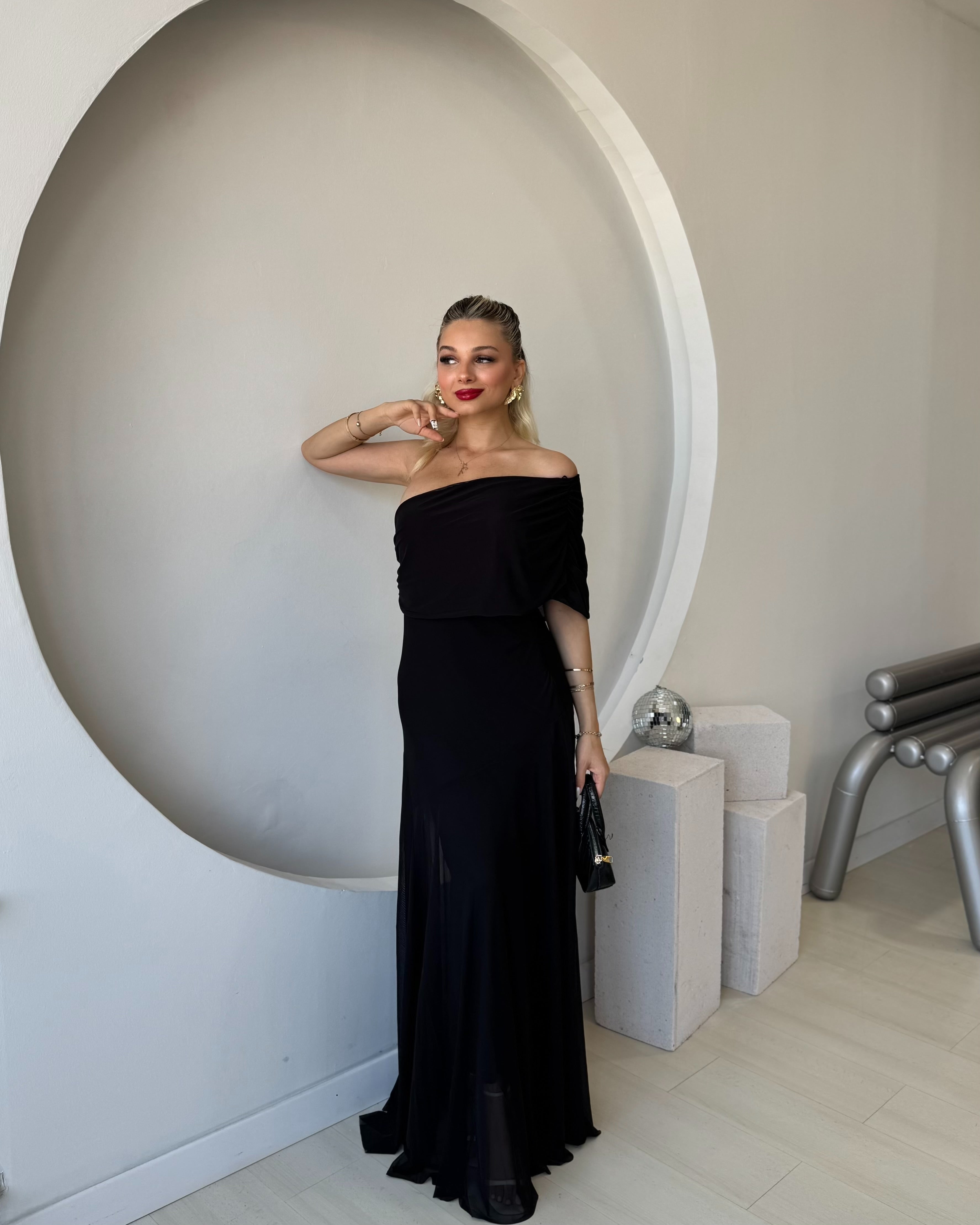 Siyah Tek Omuz Astarlı Tül Elbise