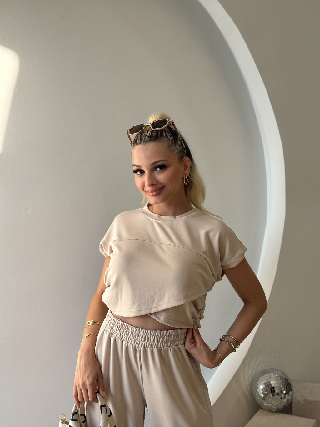 Bej Asimetrik Kesim Croplu Takım