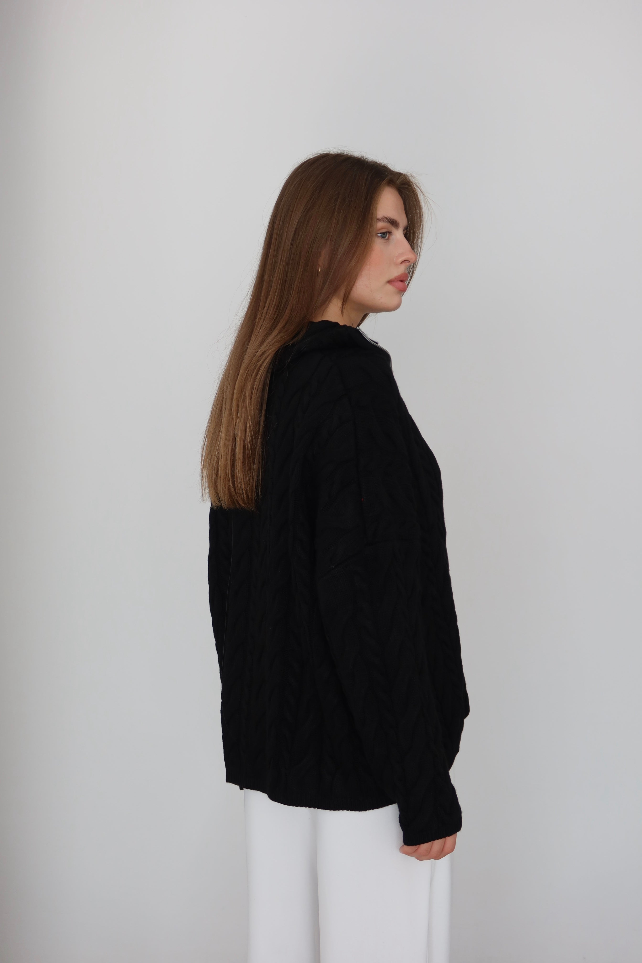 Siyah Yakası Fermuarlı Saç Örgü Oversize Kazak