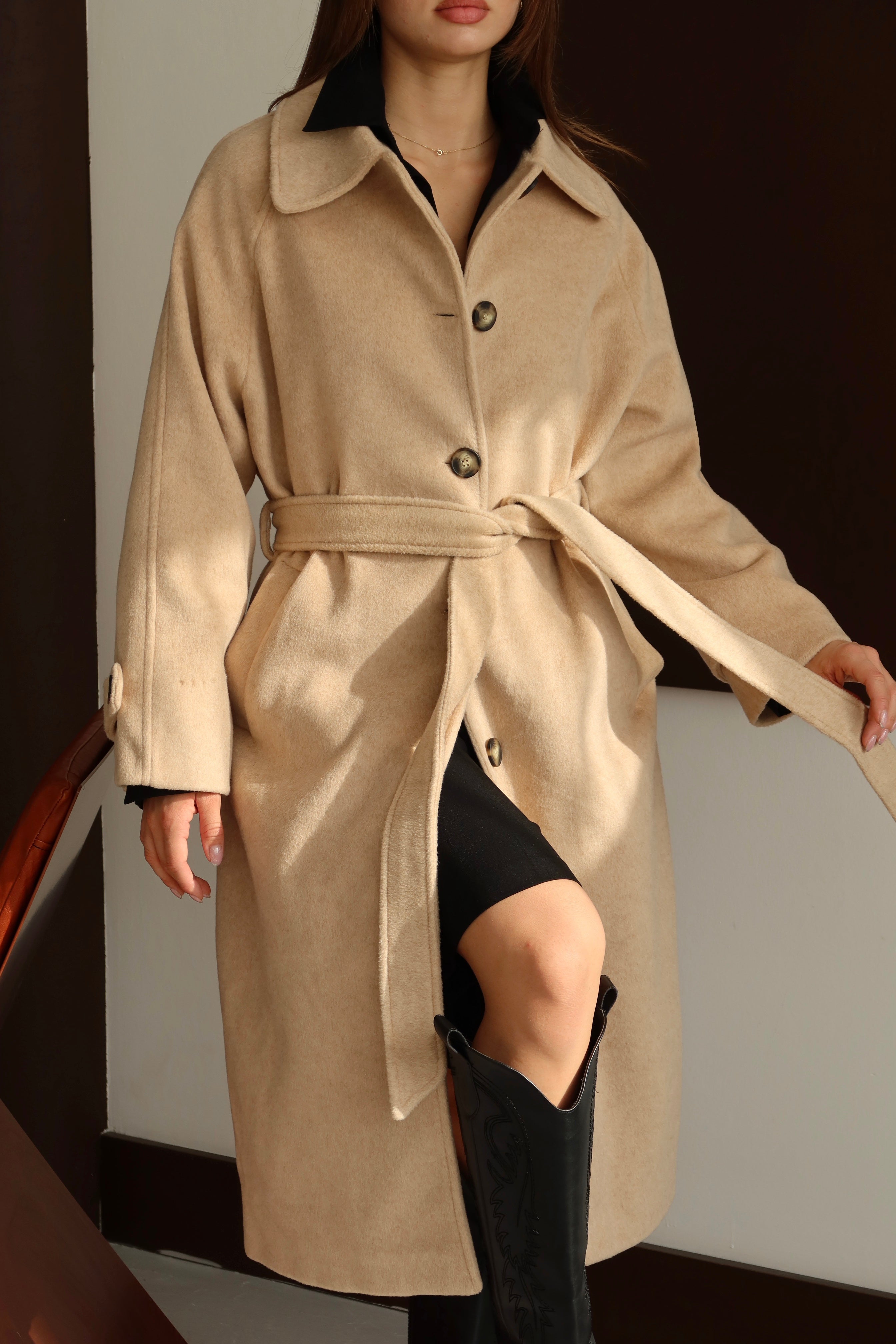 Bej Kuşaklı Premium Kaşe Kaban