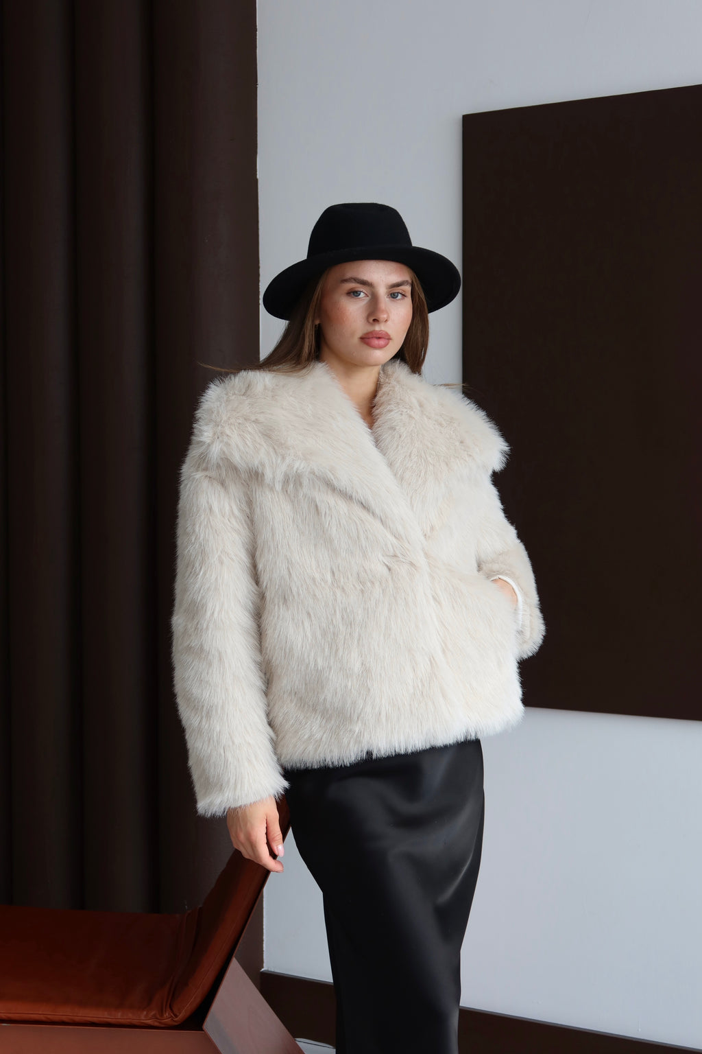 Krem Yumuşak Dokulu Astarlı Kürklü Mont