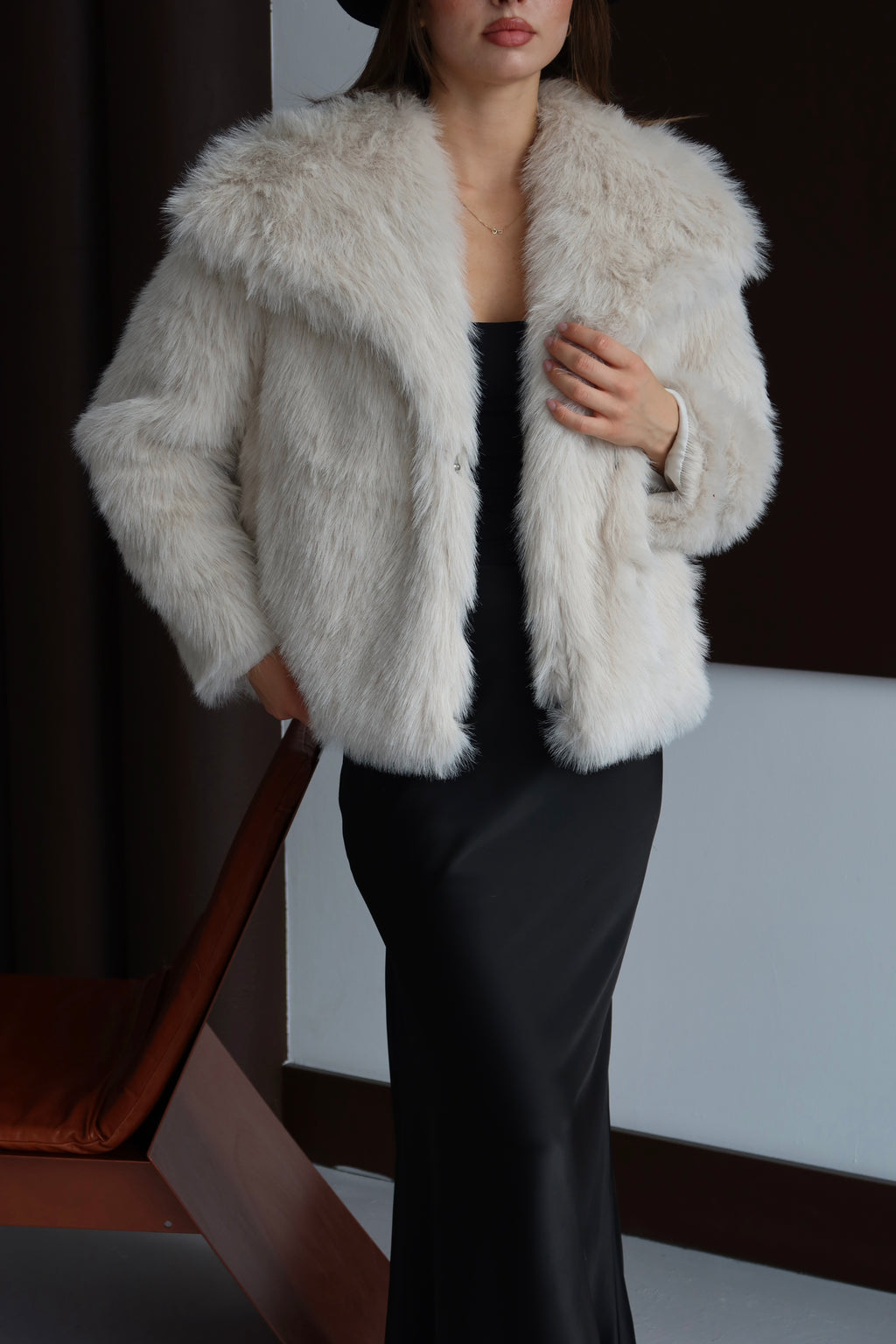 Krem Yumuşak Dokulu Astarlı Kürklü Mont