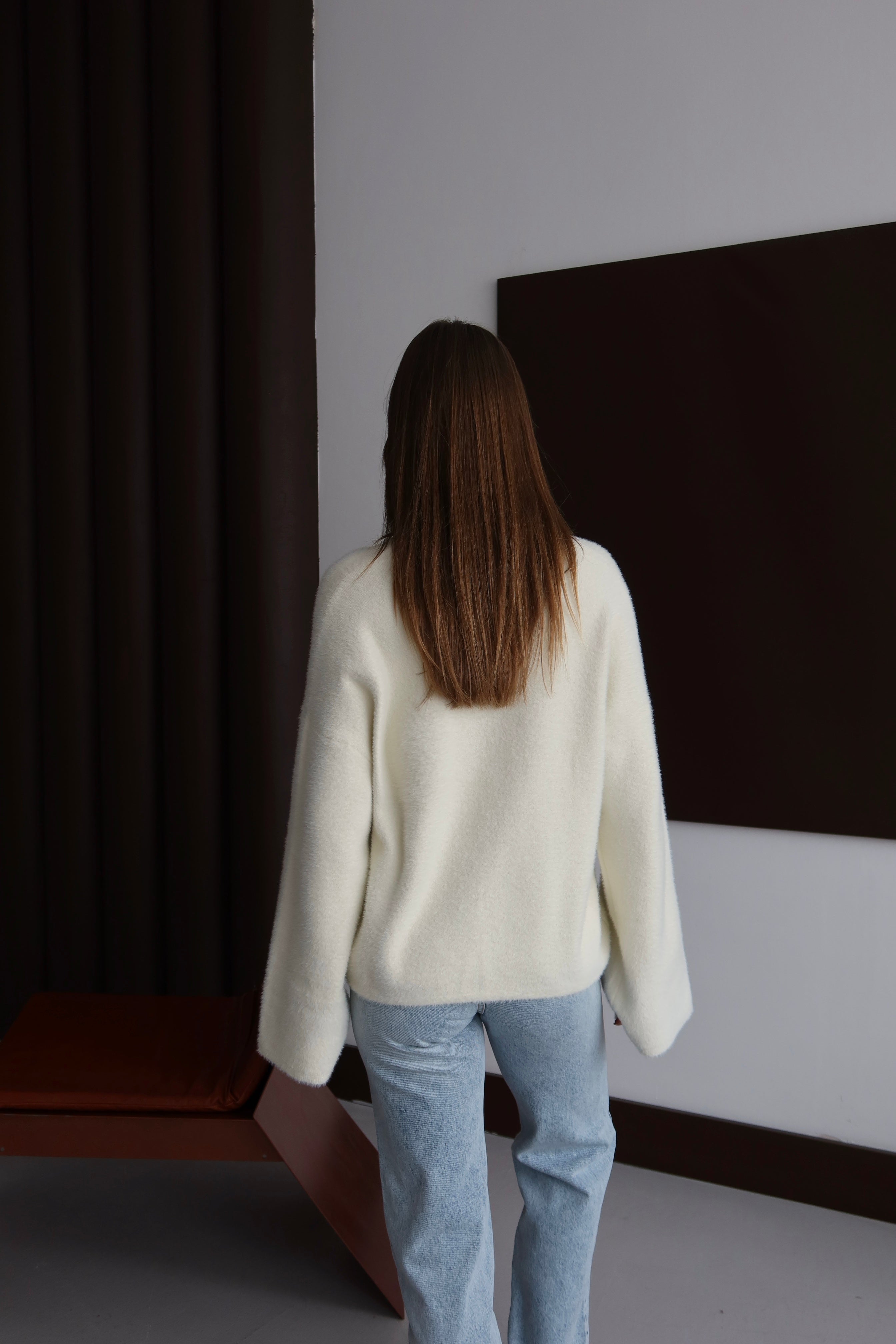 Krem Sakallı Sıkı Dokuma Oversize Kazak