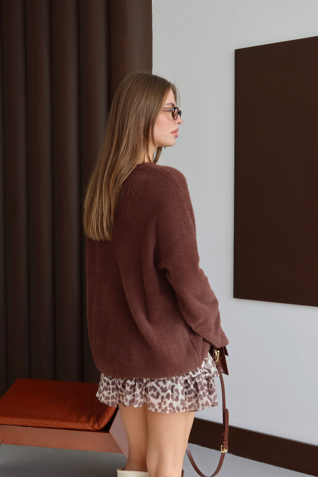 Kahverengi Sakallı Sıkı Dokuma Oversıze Kazak