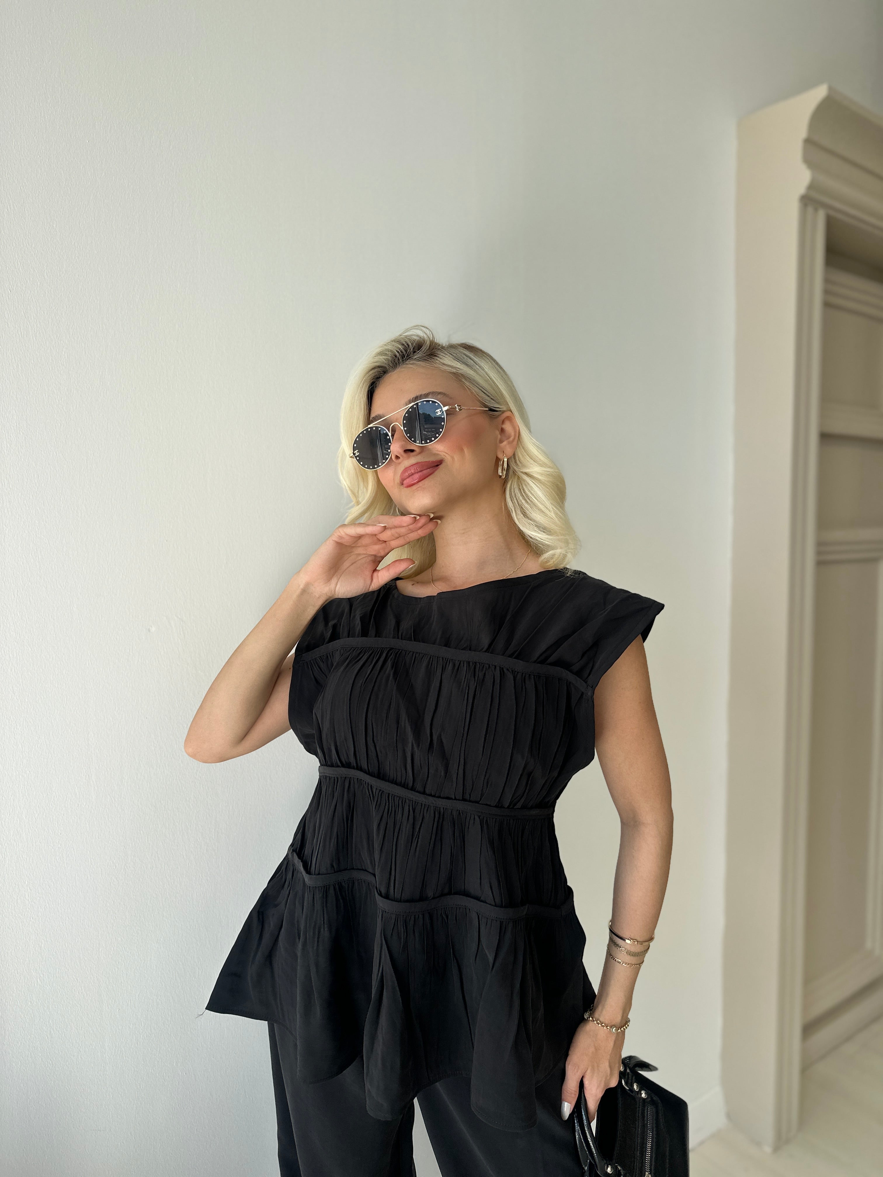 Siyah Nervürlü Bluz Pantolon Takım