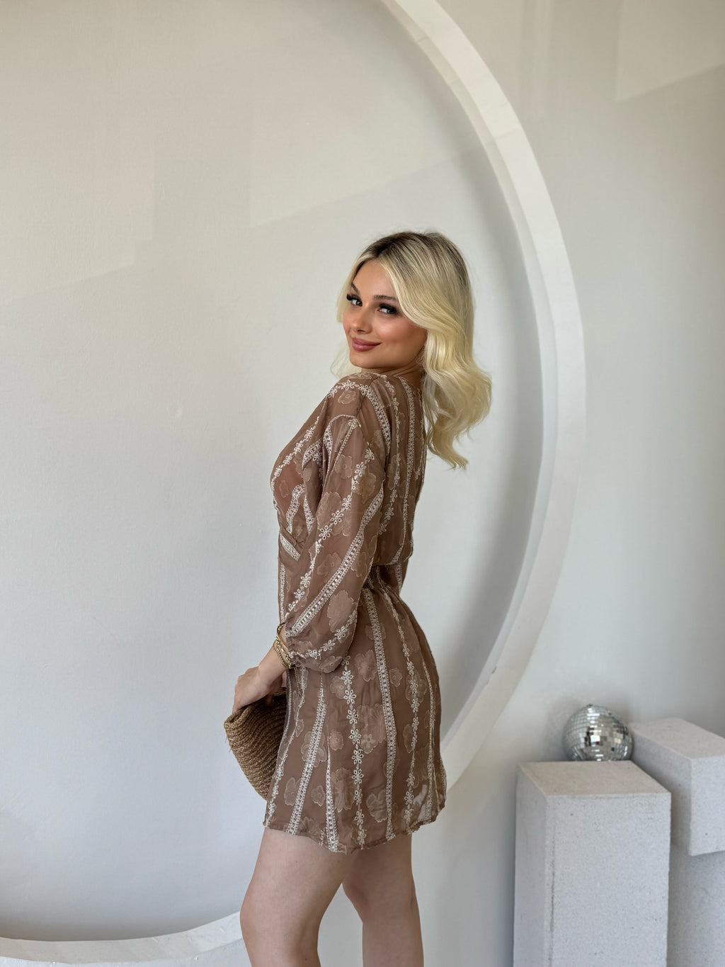 Kahve Rengi İşlemeli Elbise