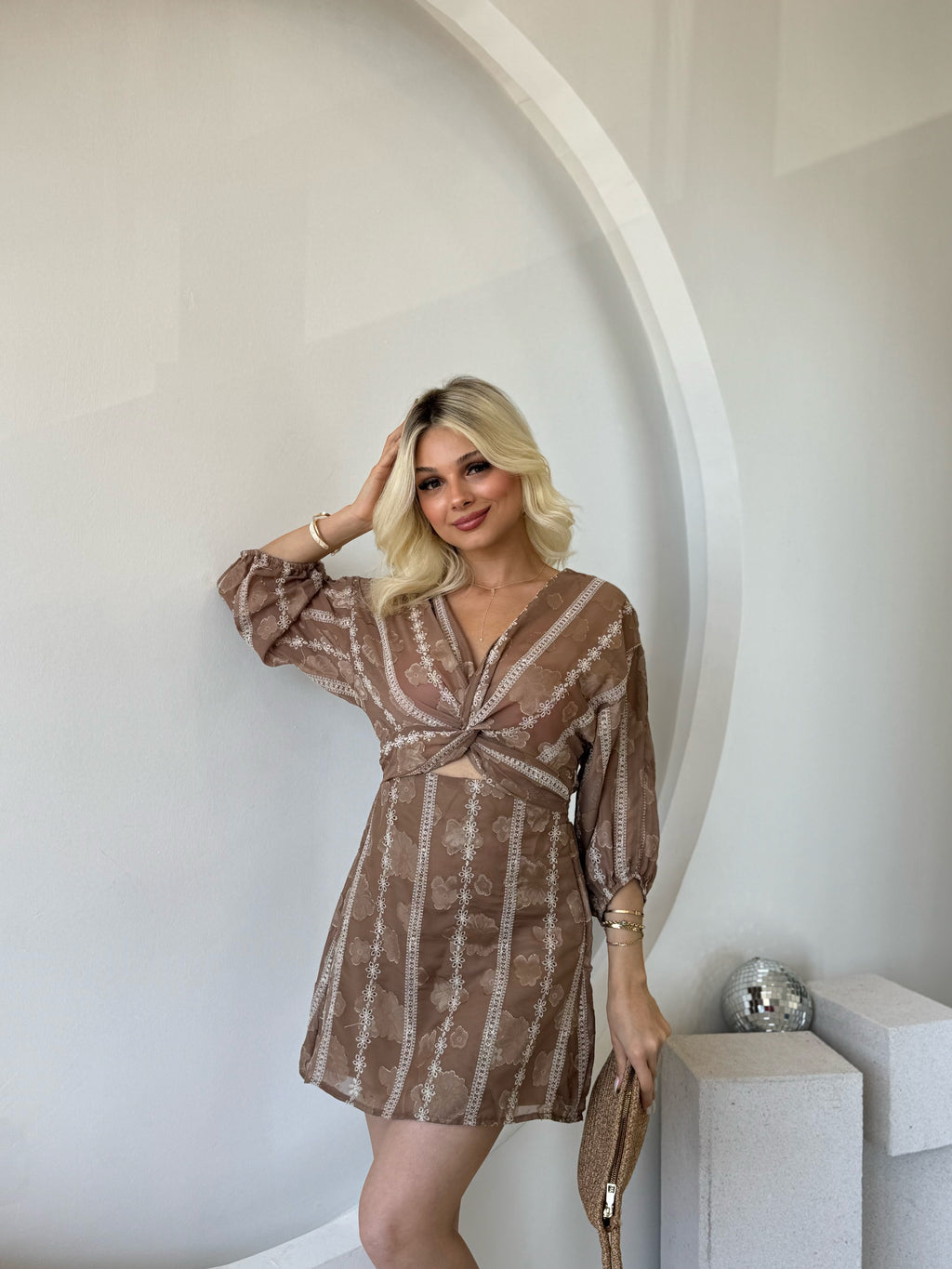 Kahve Rengi İşlemeli Elbise