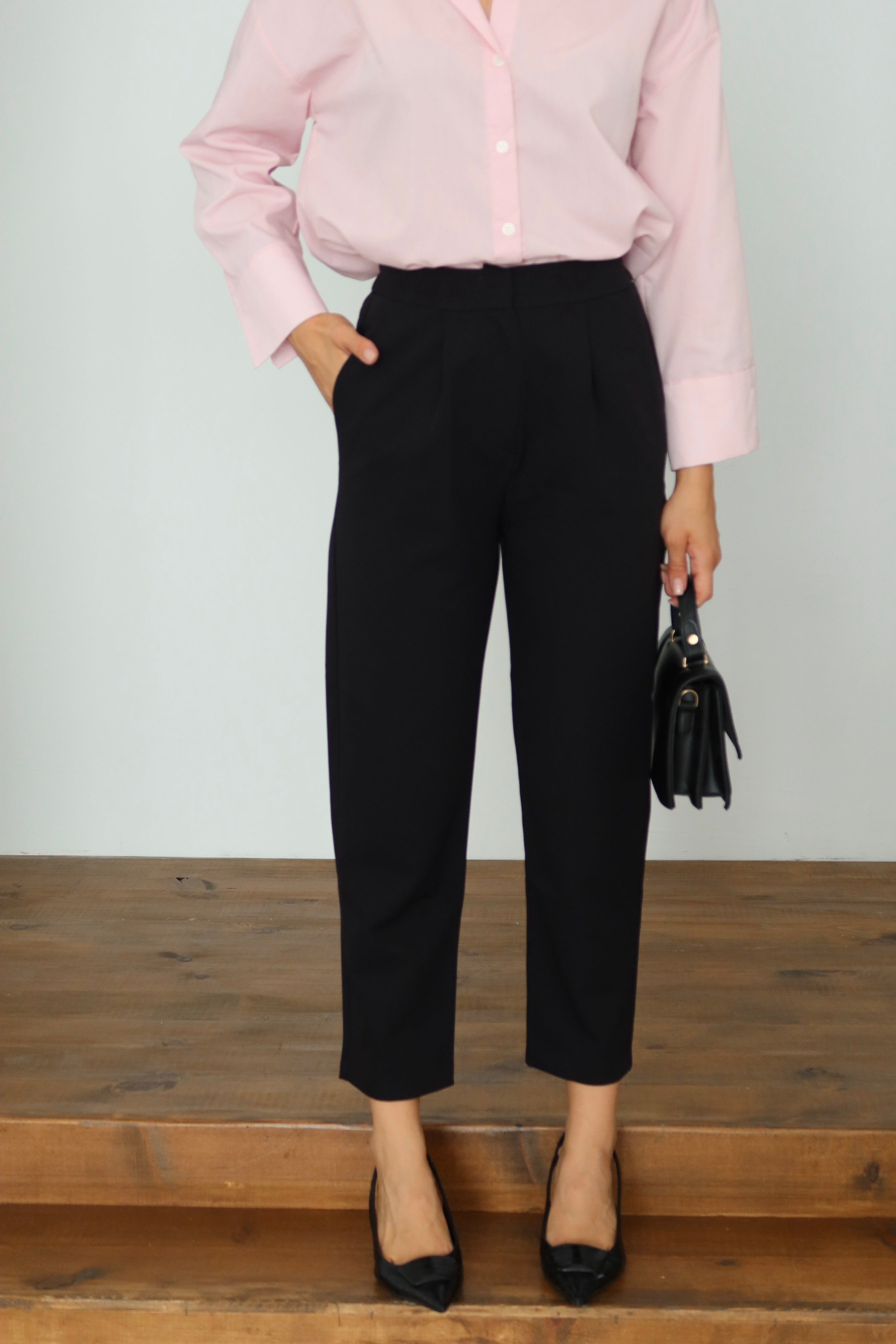 Siyah Pile Detaylı  Kumaş Pantolon