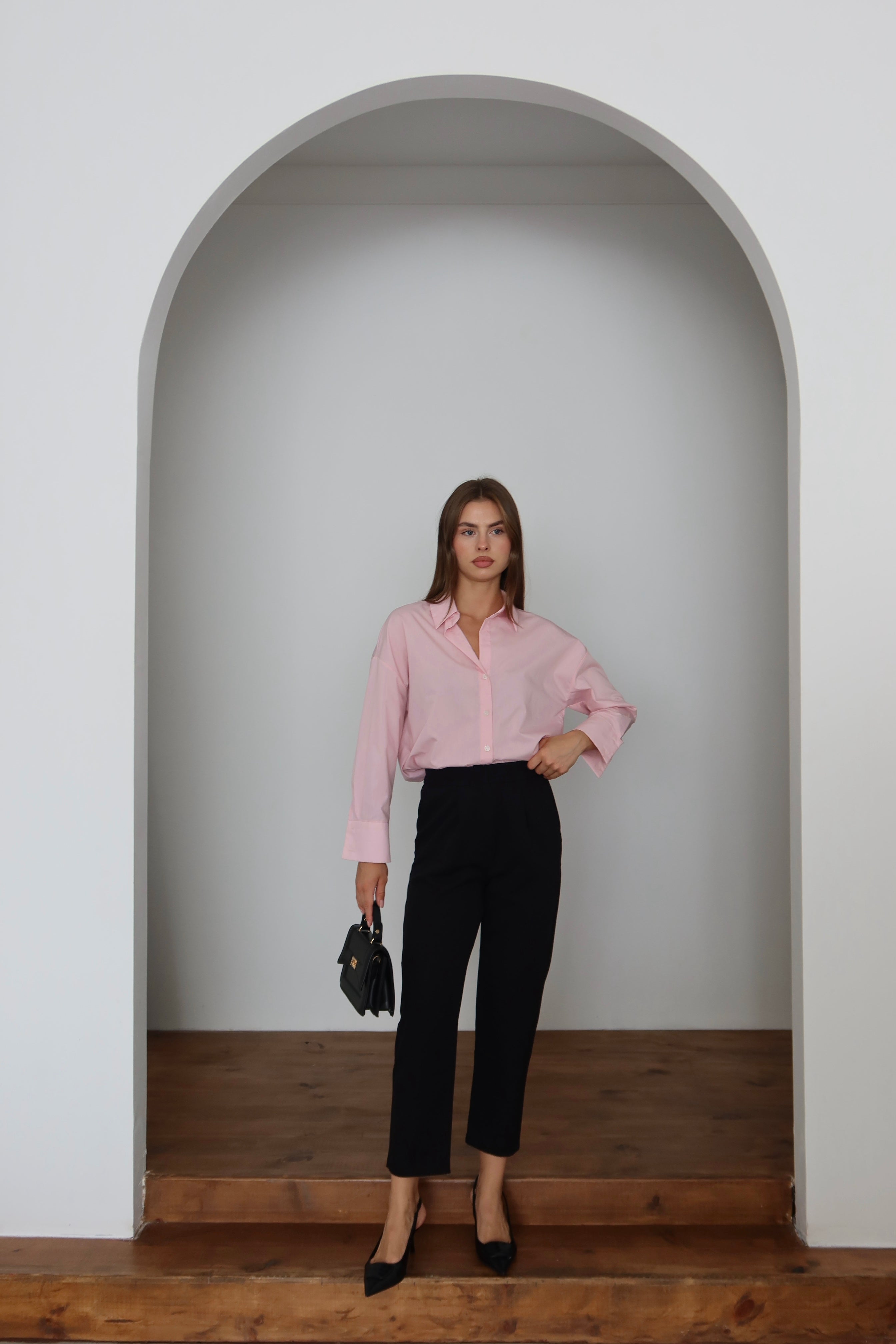 Siyah Pile Detaylı  Kumaş Pantolon