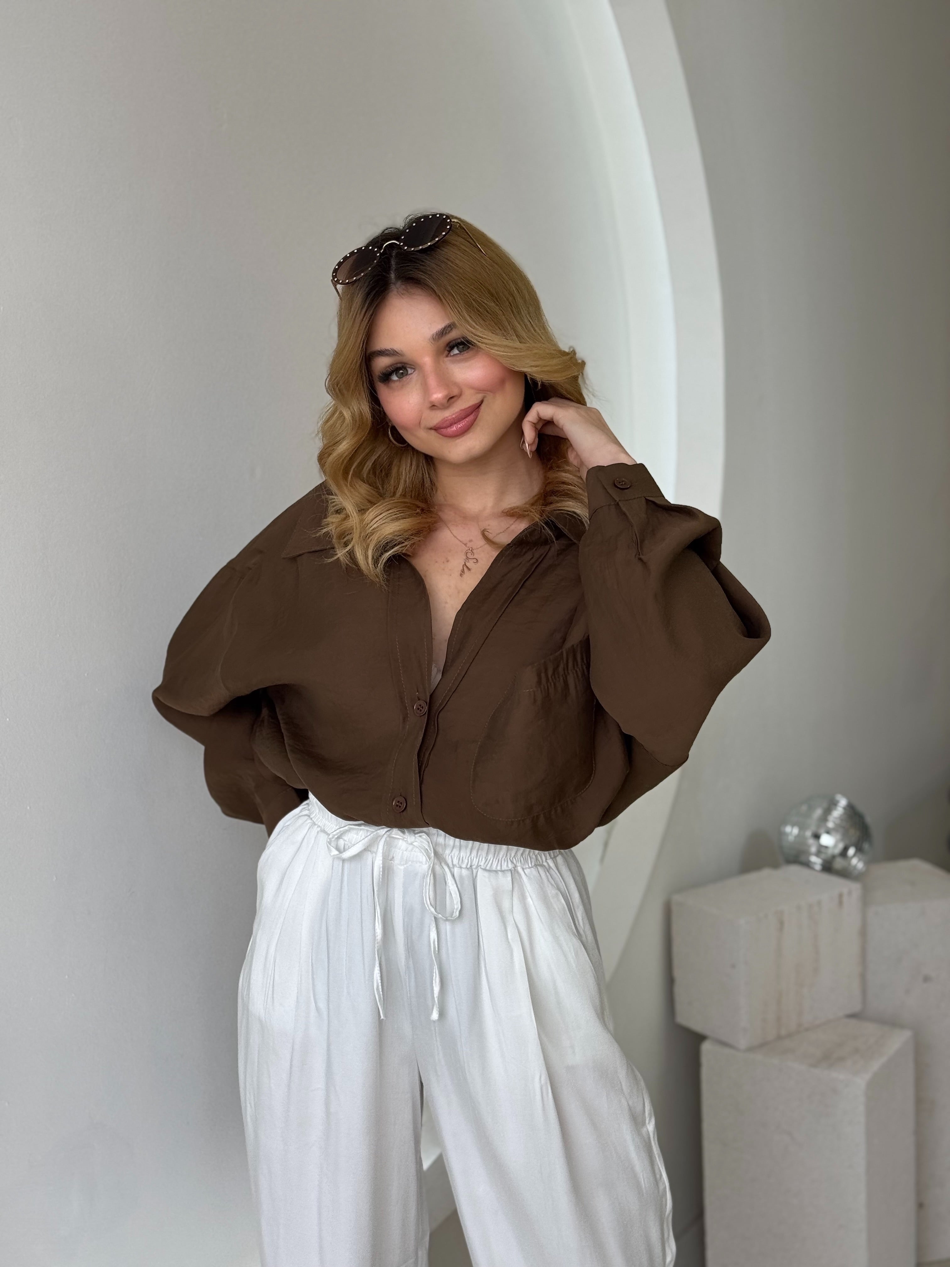 Kahverengi Tek Cepli Oversize Krinkıl Salaş Gömlek