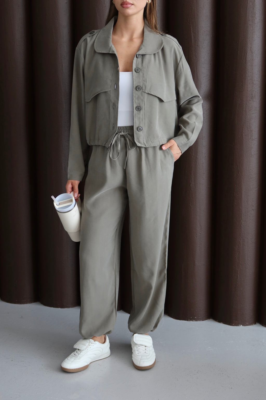 Çağla Yeşili Paçası Ve Beli Lastik Detaylı Pantolon Ceket Takım