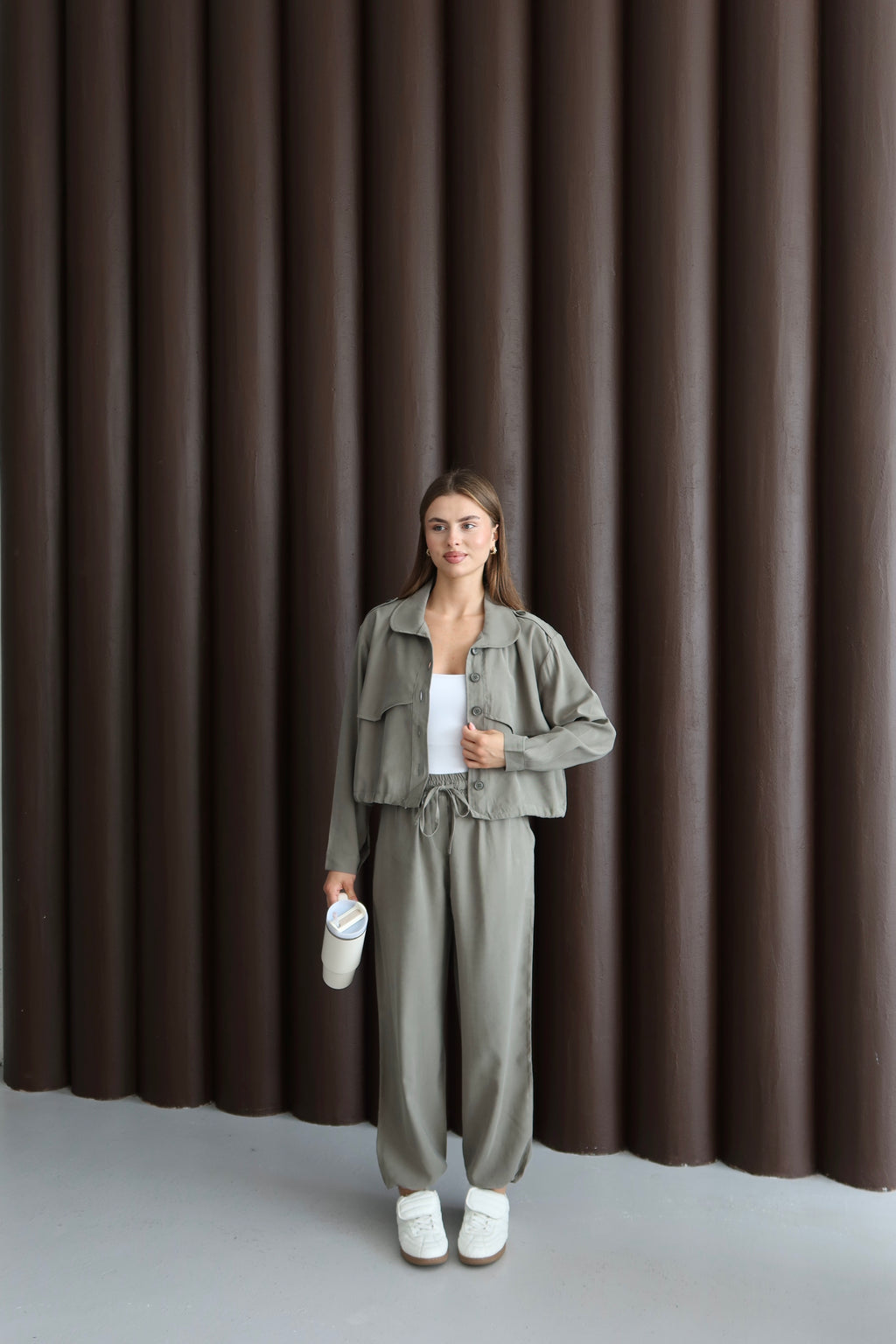 Çağla Yeşili Paçası Ve Beli Lastik Detaylı Pantolon Ceket Takım