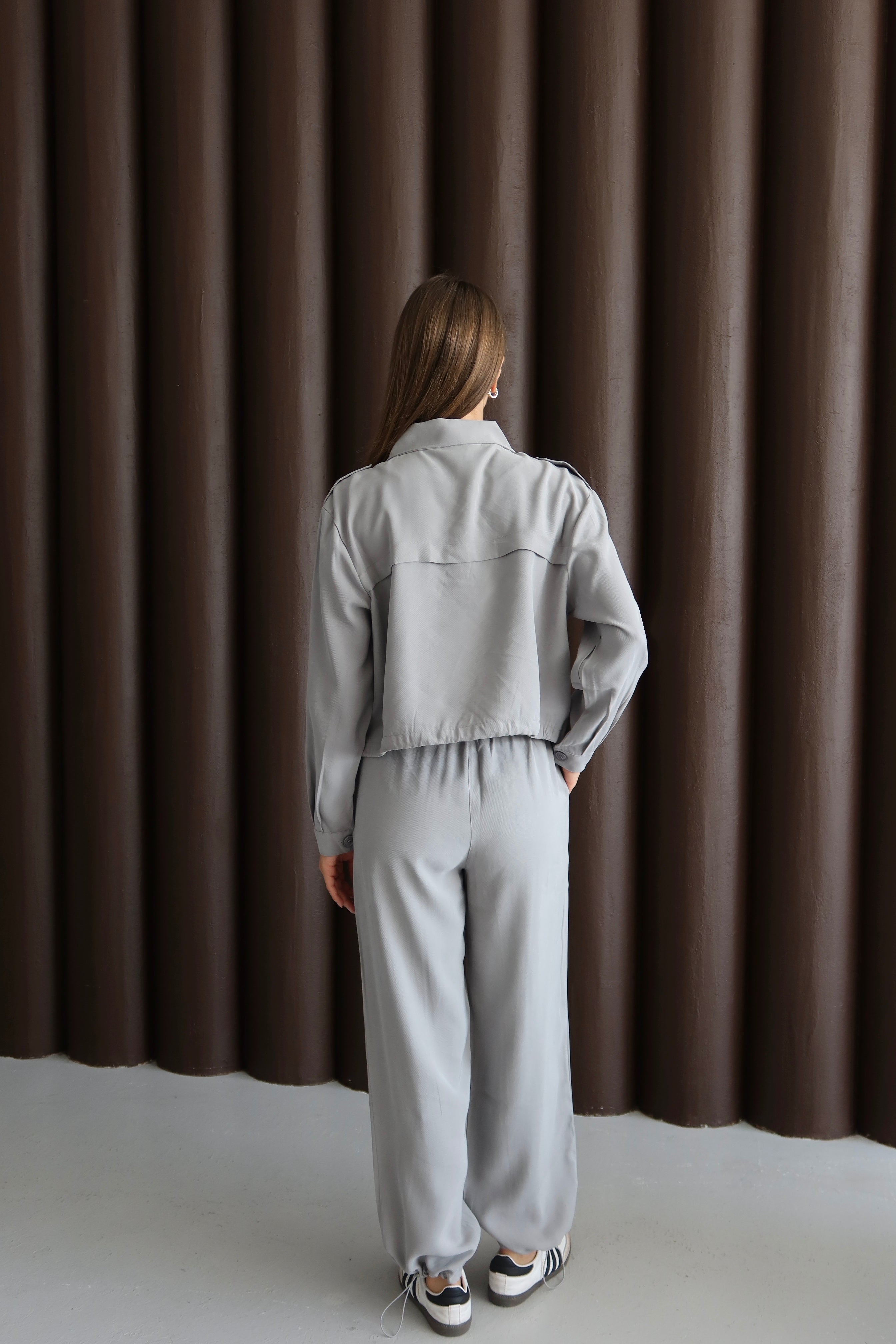 Gri Paça Ve Bel Lastik Detaylı Pantolon Ceket Takım