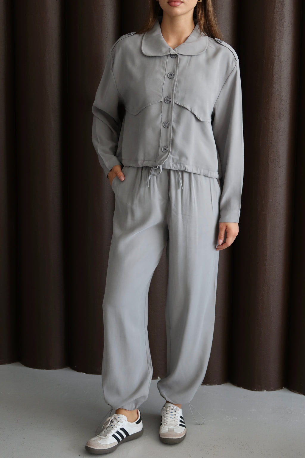 Gri Paça Ve Bel Lastik Detaylı Pantolon Ceket Takım