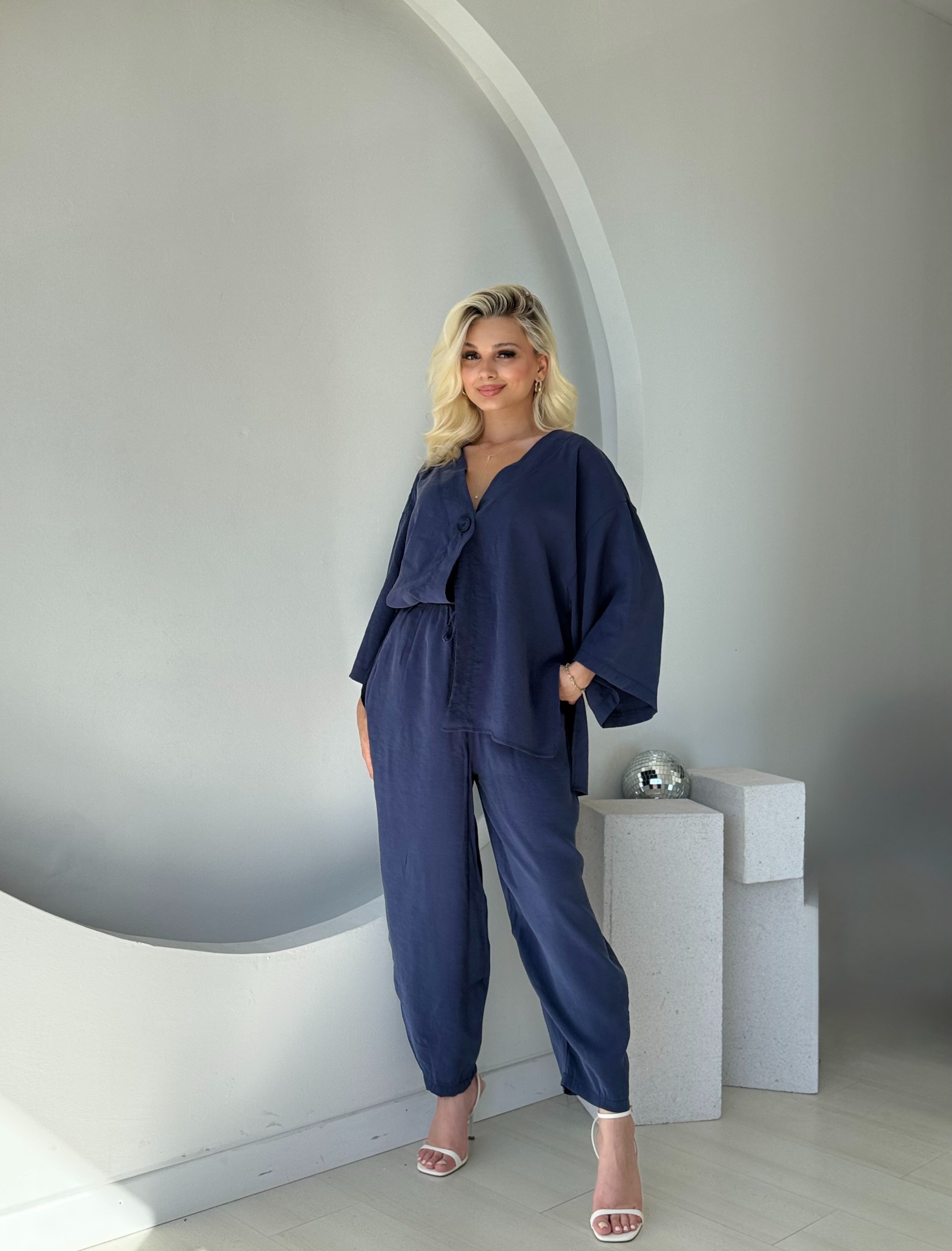 Lacivert Tek Düğmeli Bluz Pantolon Takım