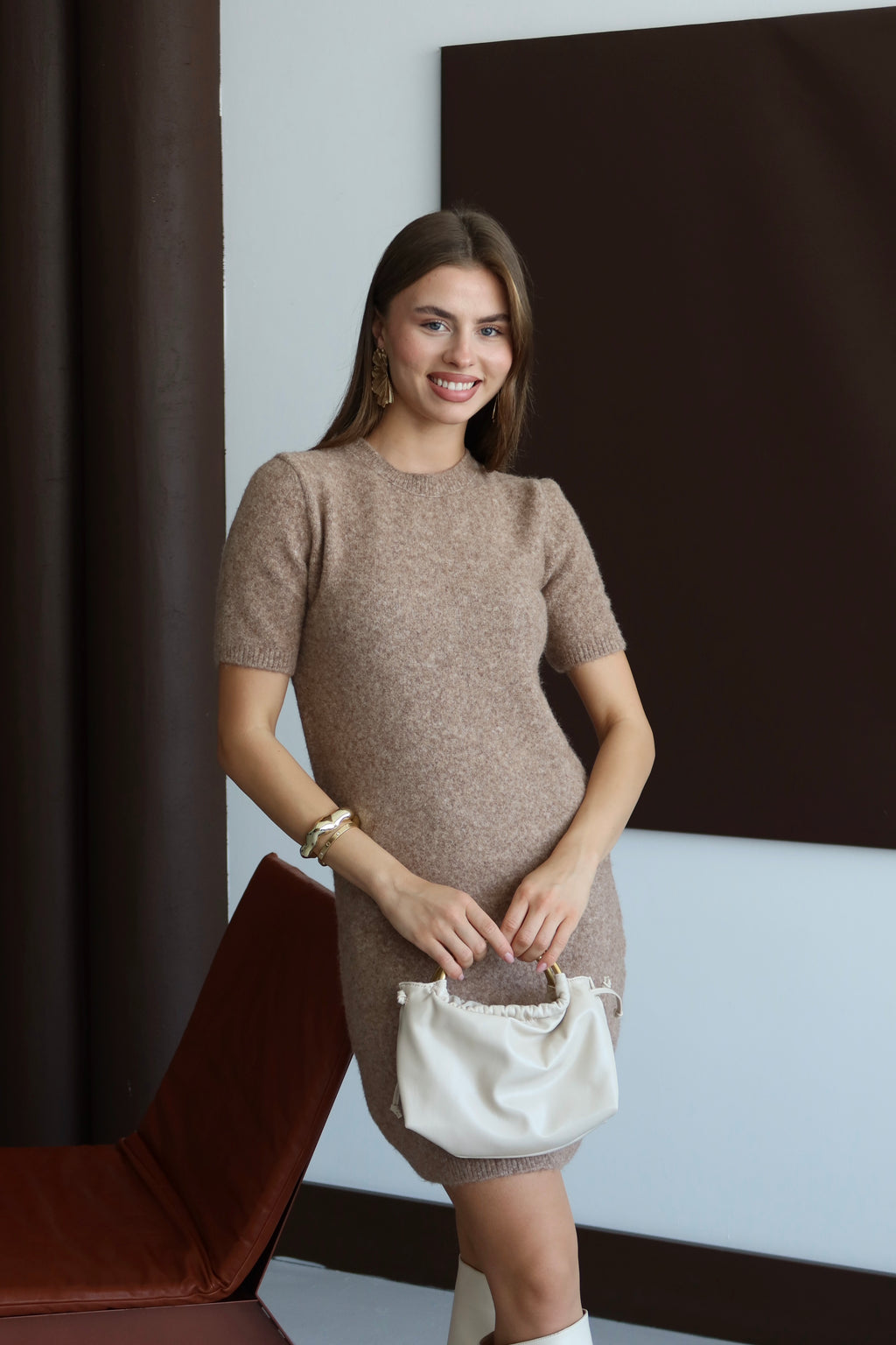 Koyu Bej Bisiklet Yaka Yumuşak Dokulu Triko Elbise