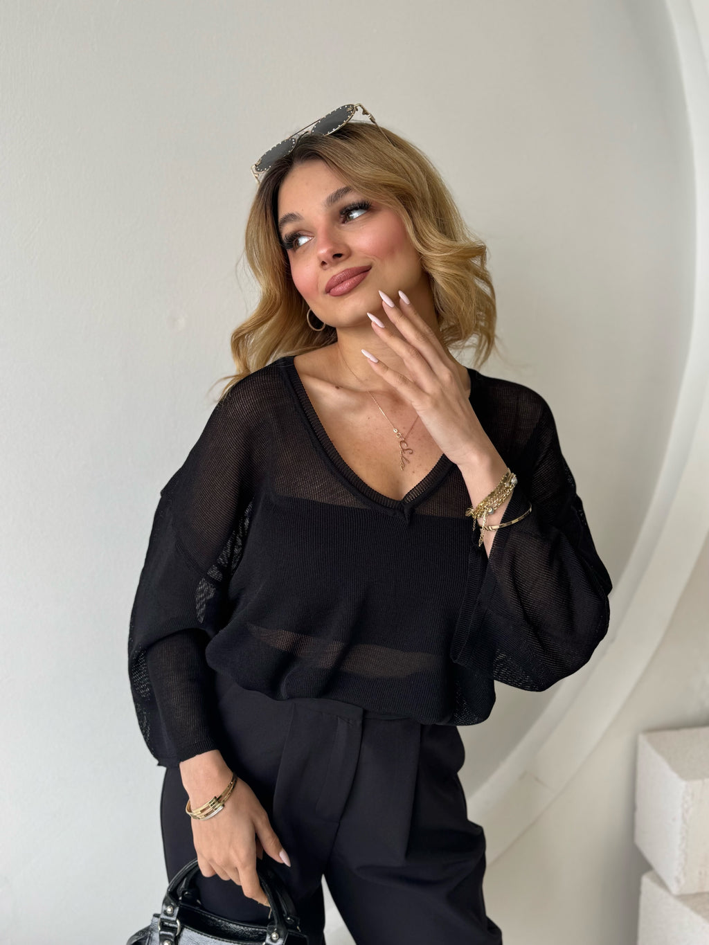 Siyah Açık Yaka Transparan Bluz