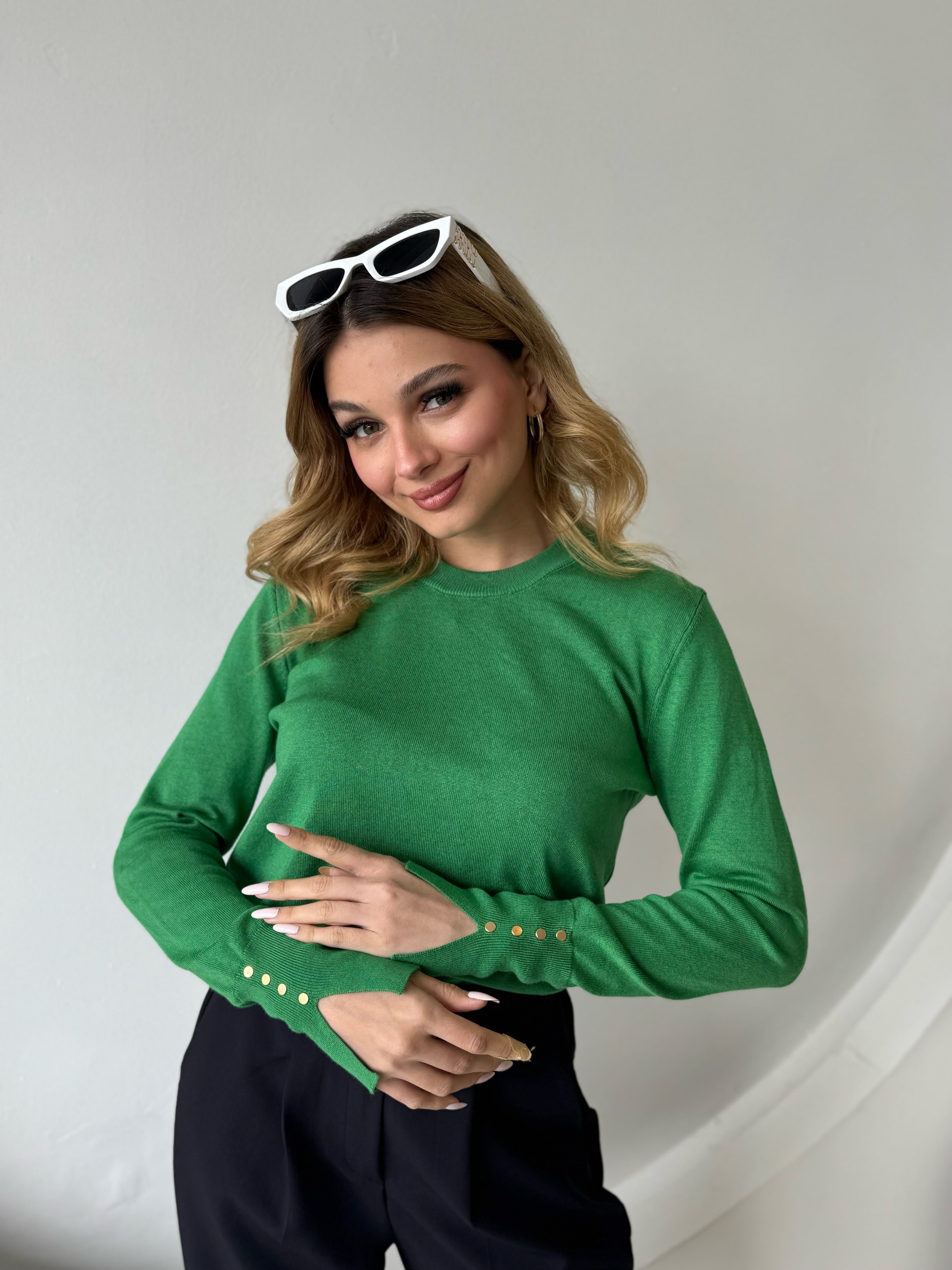 Bisiklet Yaka Manşetleri Çıtçıtlı Triko Kazak