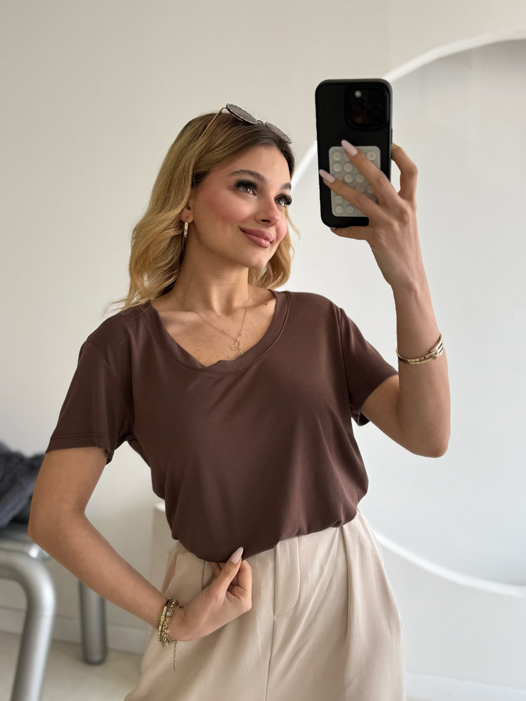 Modal Kahverengi Açık Yaka Tshirt