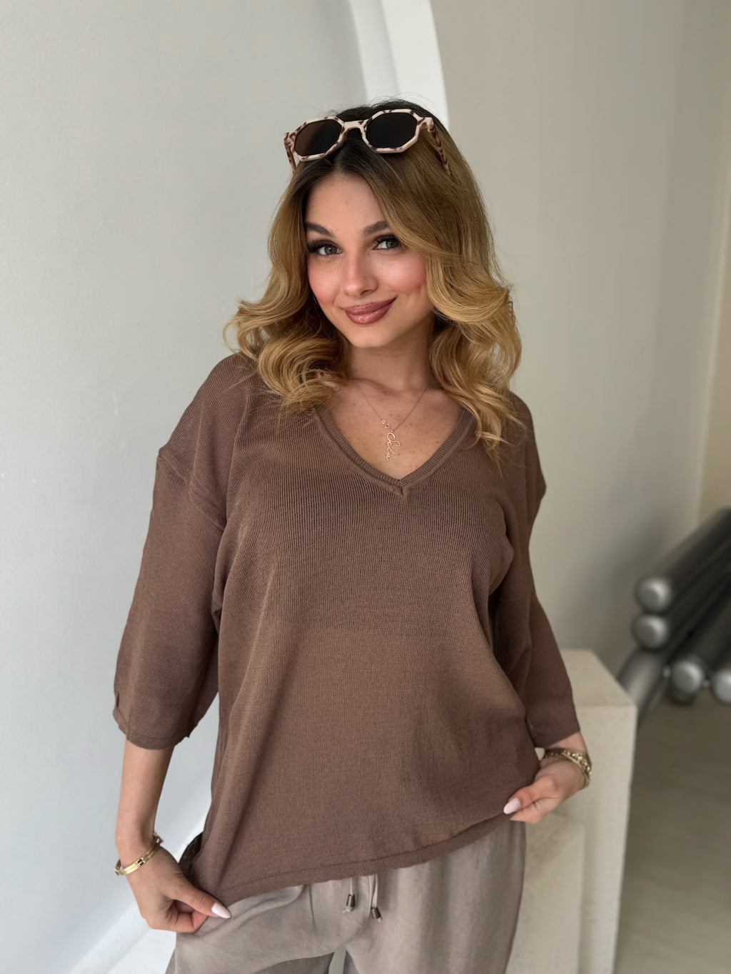 Kahverengi Açık Yaka Transparan Bluz