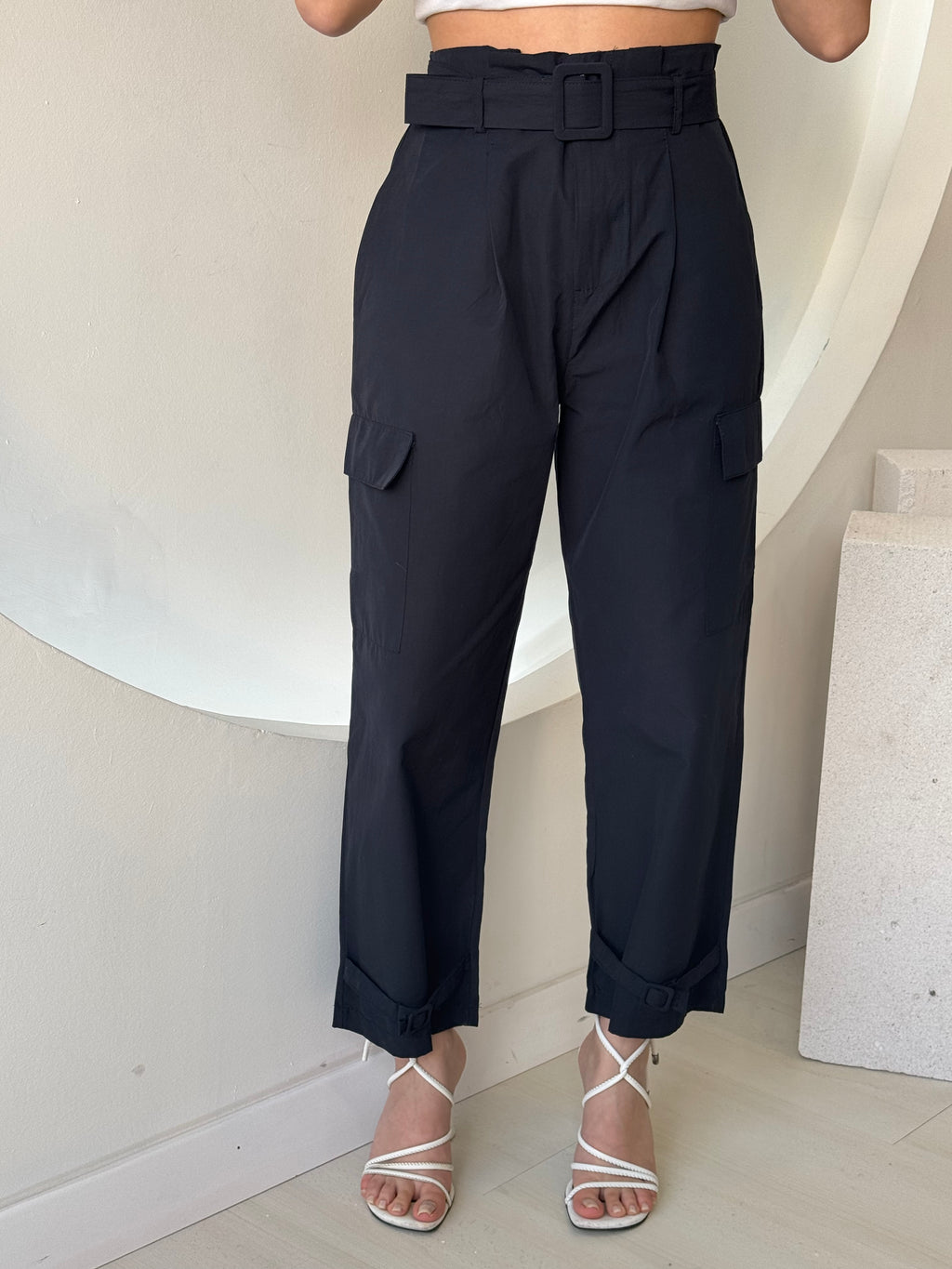 Lacivert Kemer Ve Paça Detaylı Takım