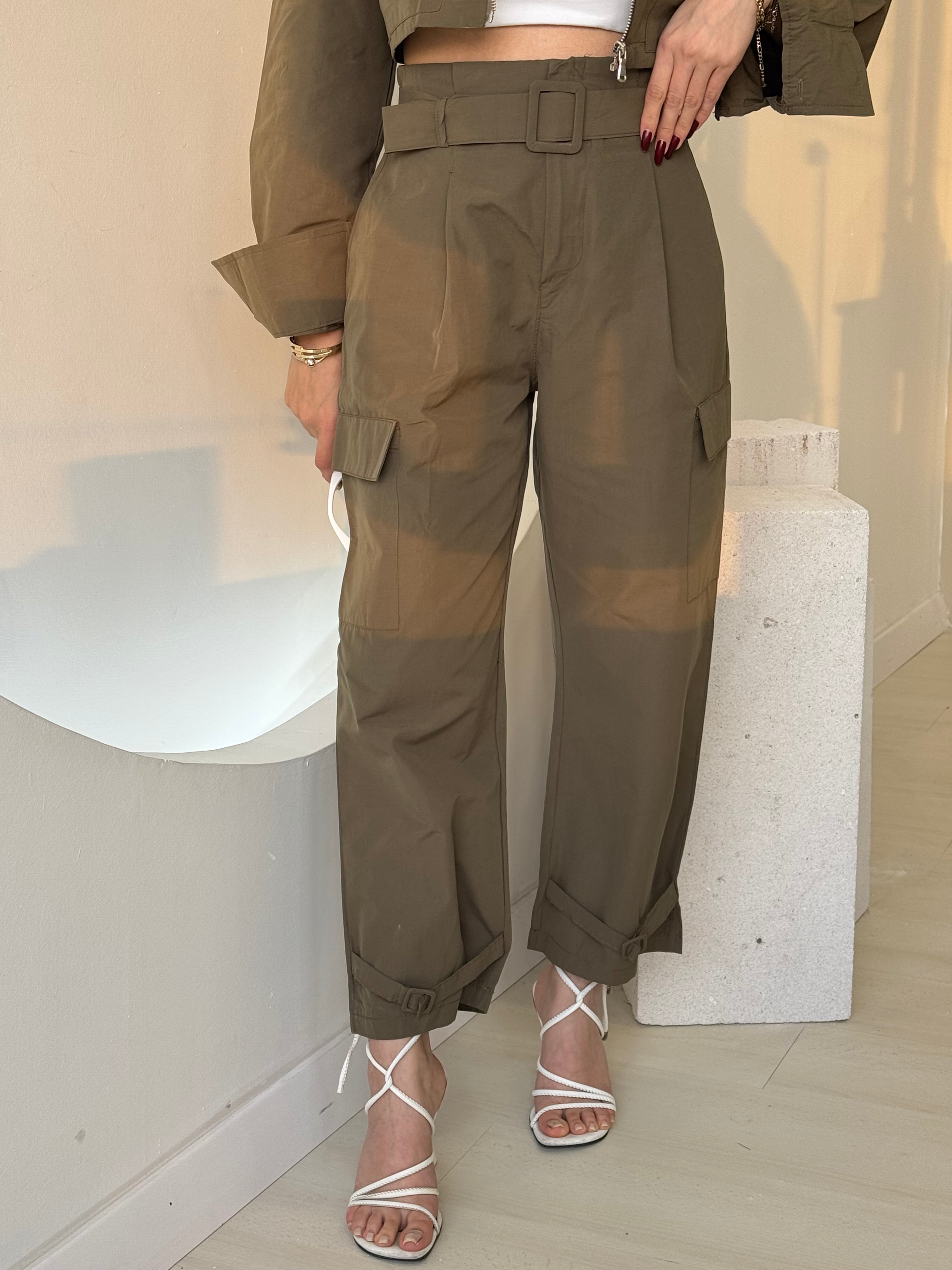 Haki Kemer Ve Paça Detaylı Takım