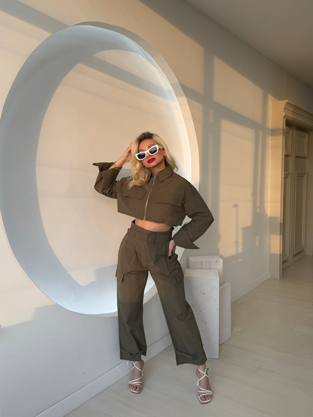 Haki Kemer Ve Paça Detaylı Takım