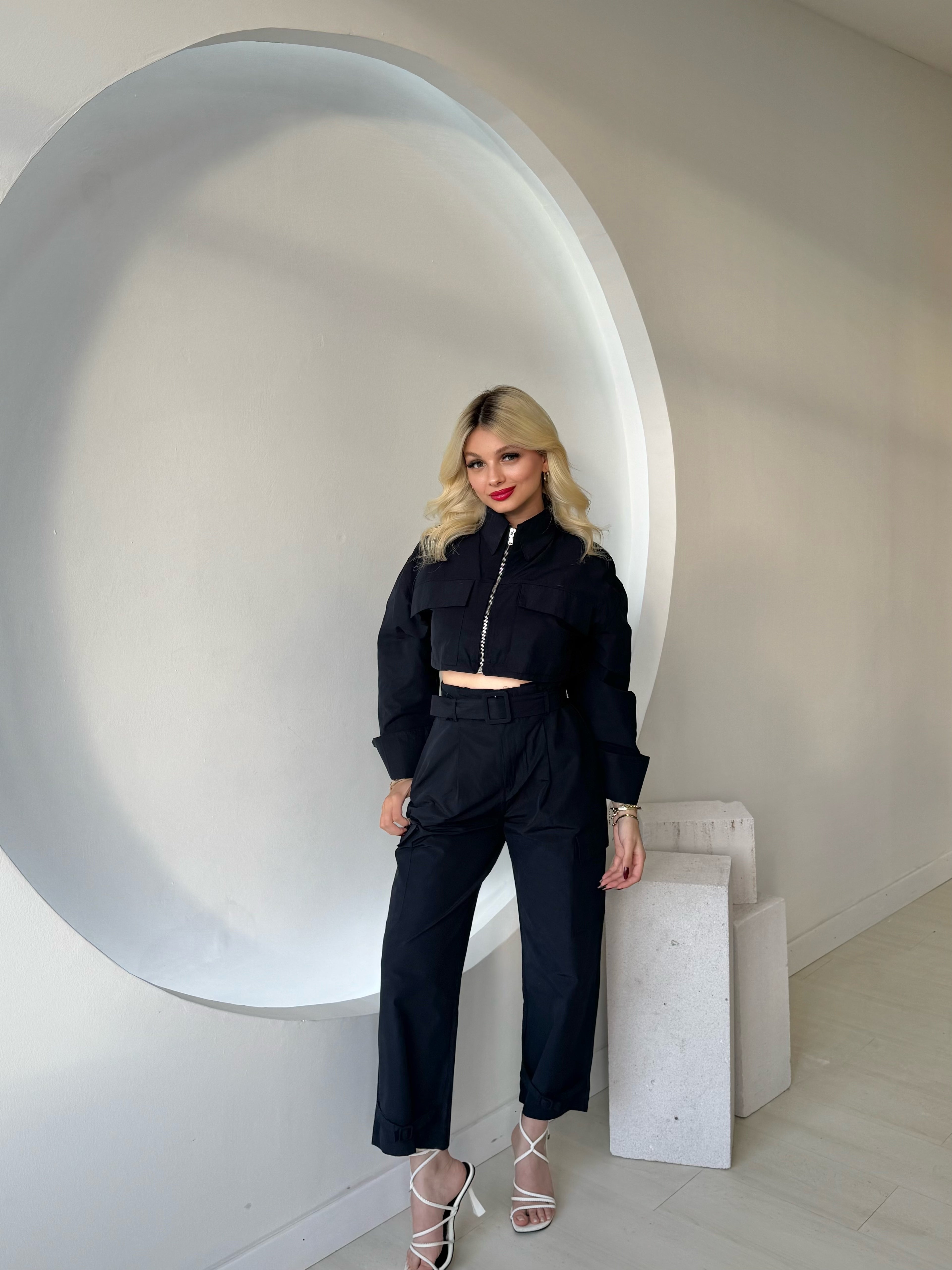 Lacivert Kemer Ve Paça Detaylı Takım