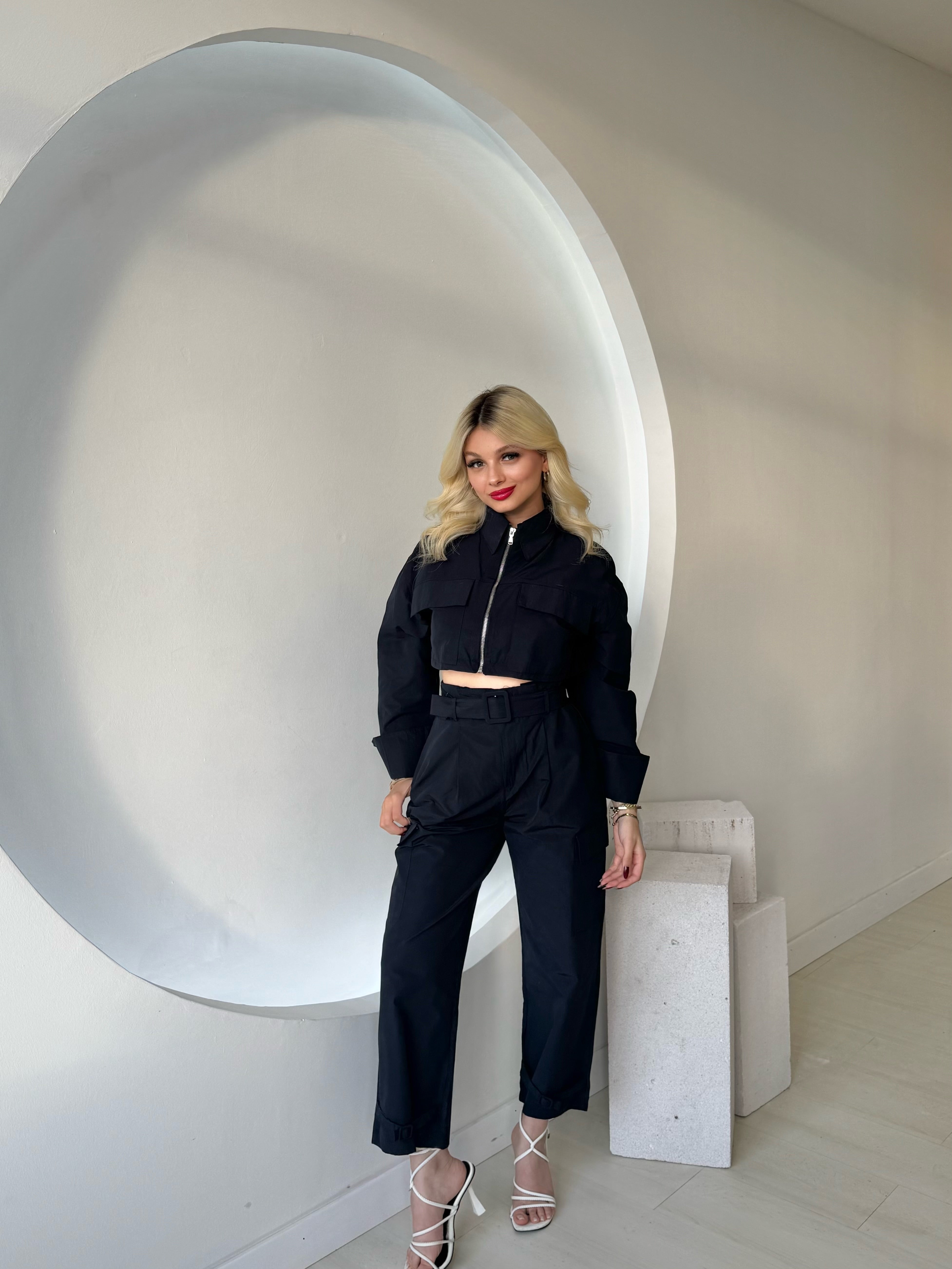 Lacivert Kemer Ve Paça Detaylı Takım