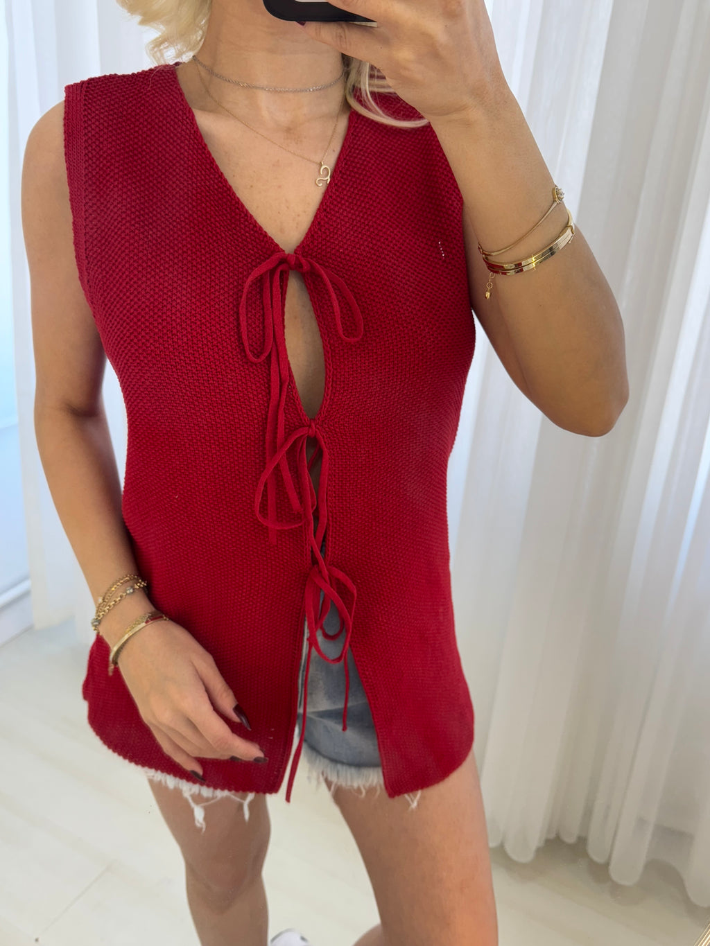 Kırmızı Önden Bağlamalı Triko Yelek