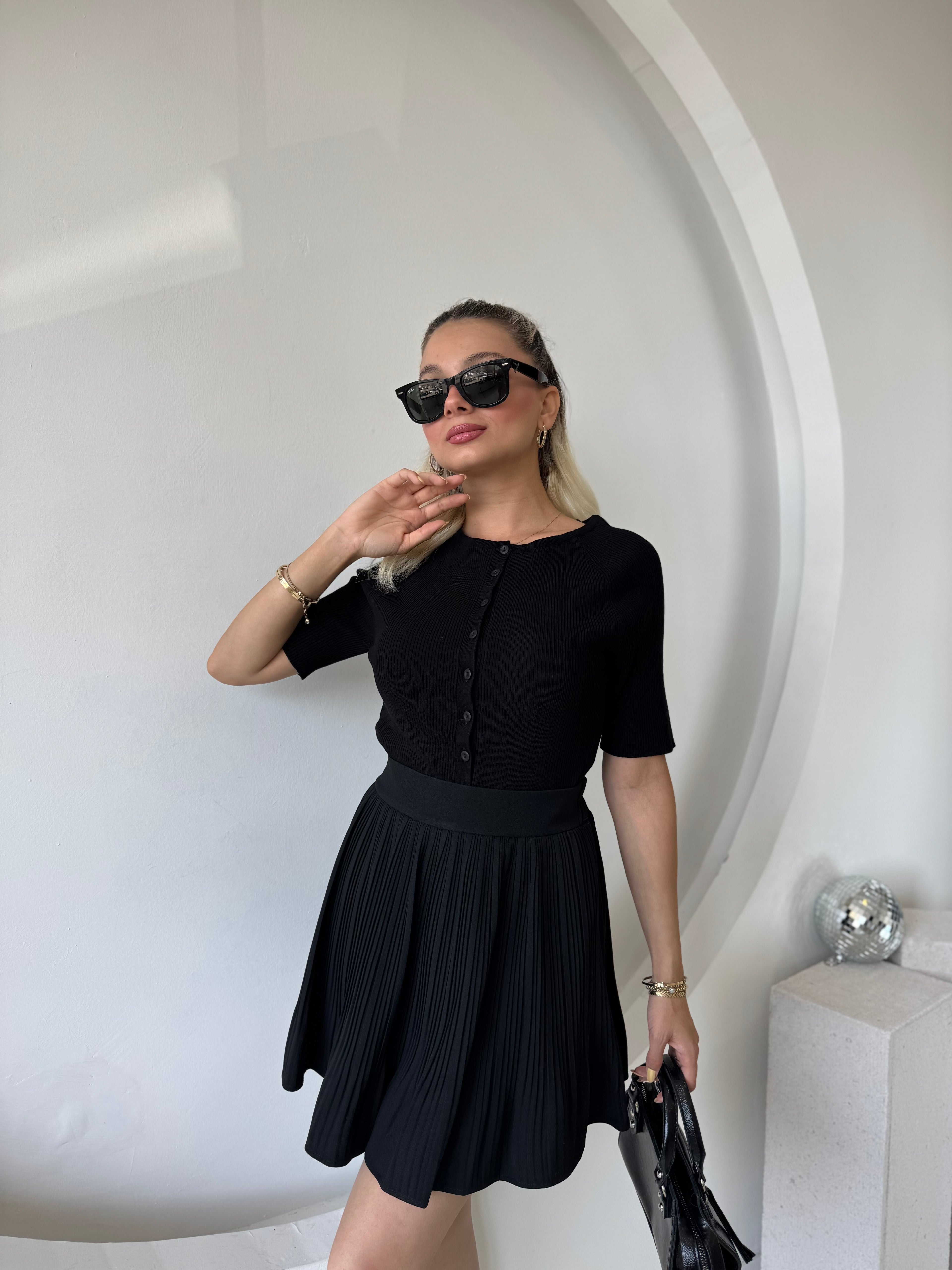 Siyah Şortlu Piliseli Etek