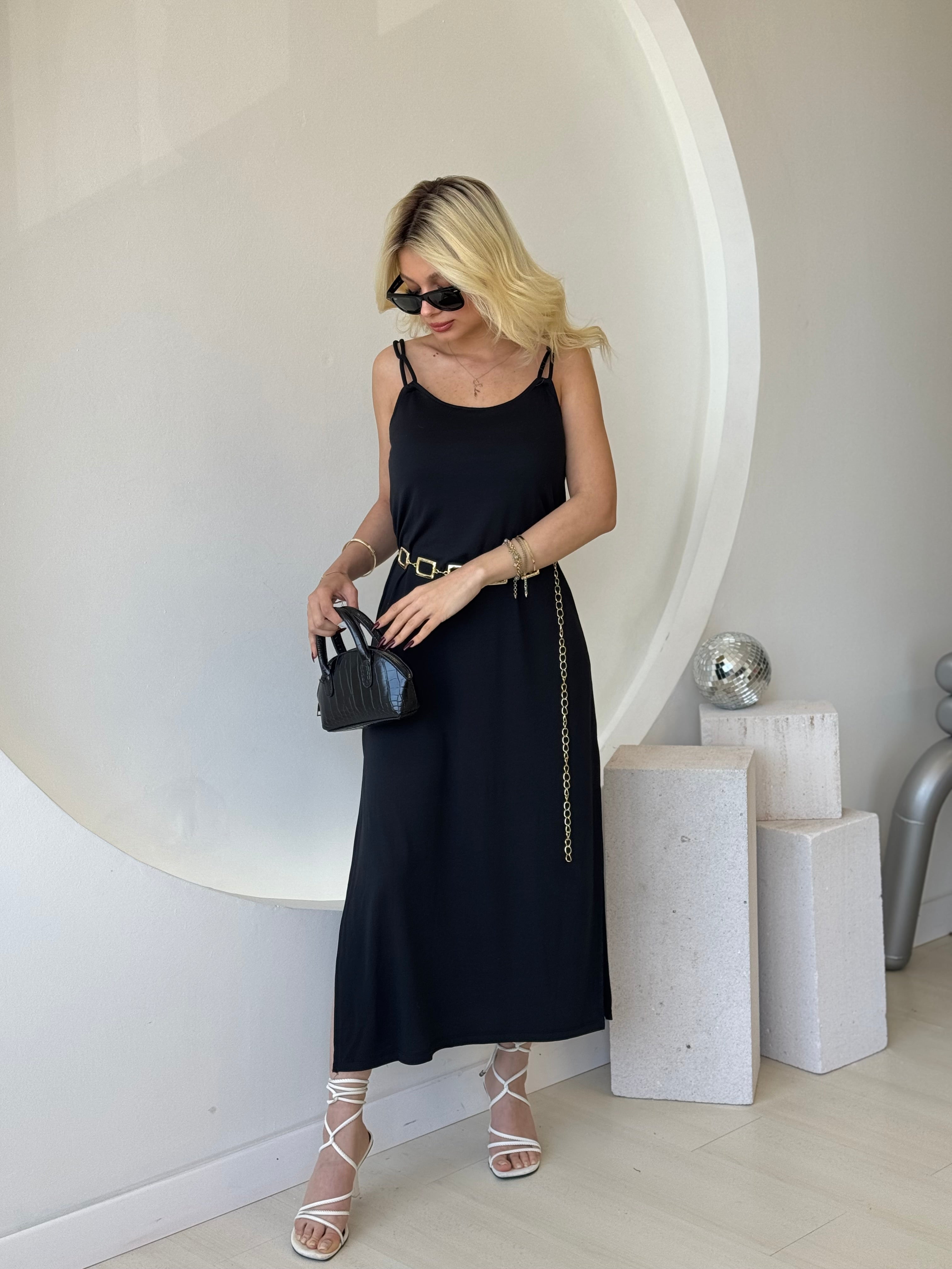 İp Askılı Yırtmaç Detaylı Siyah Elbise