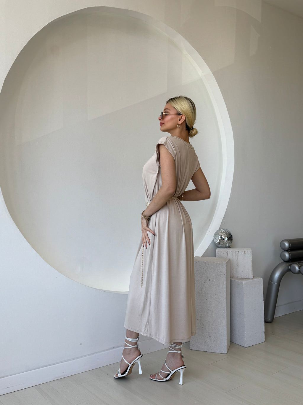 Kalın Askılı Modal Kumaş Bej Elbise