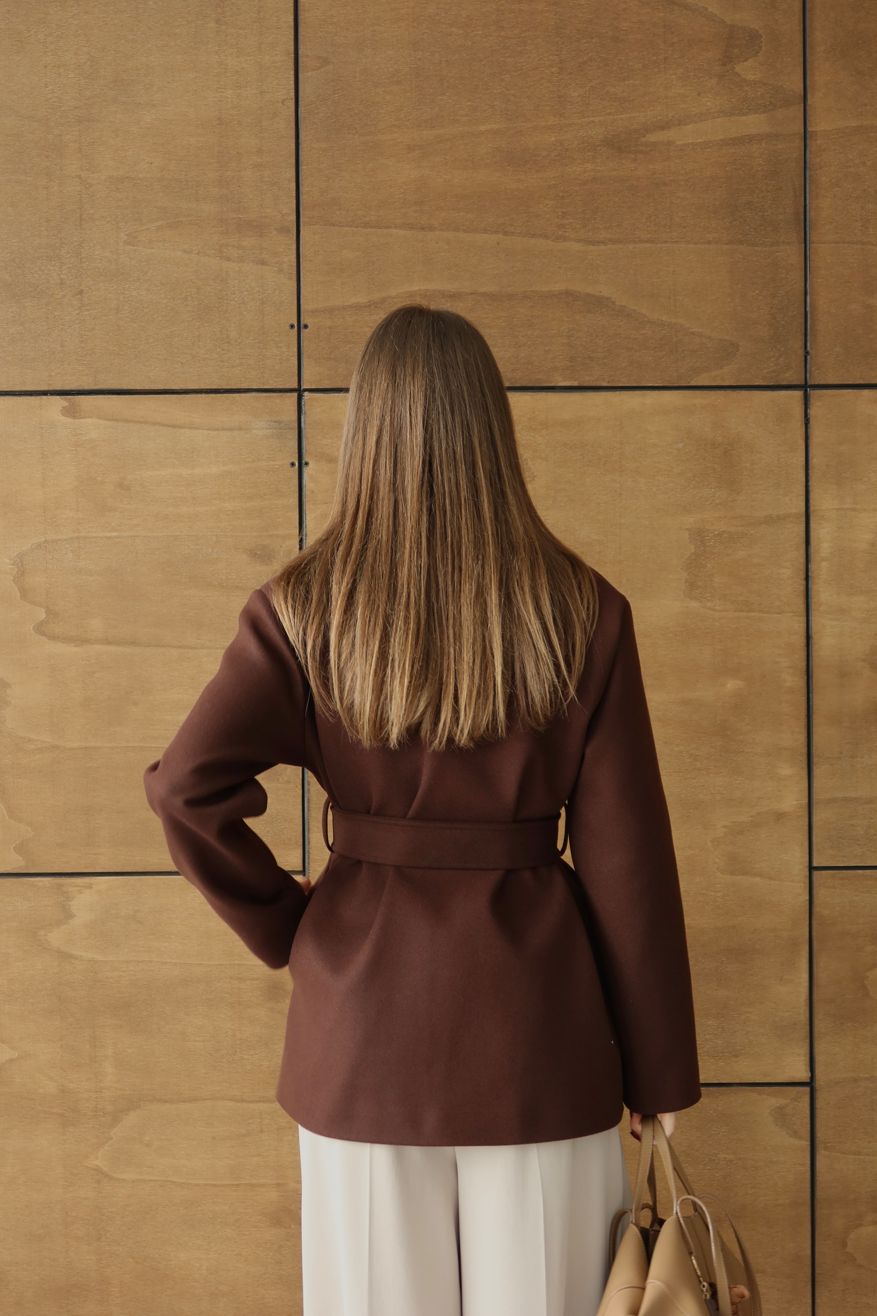 KAHVERENGİ KUŞAKLI DİK YAKA KAŞE KABAN