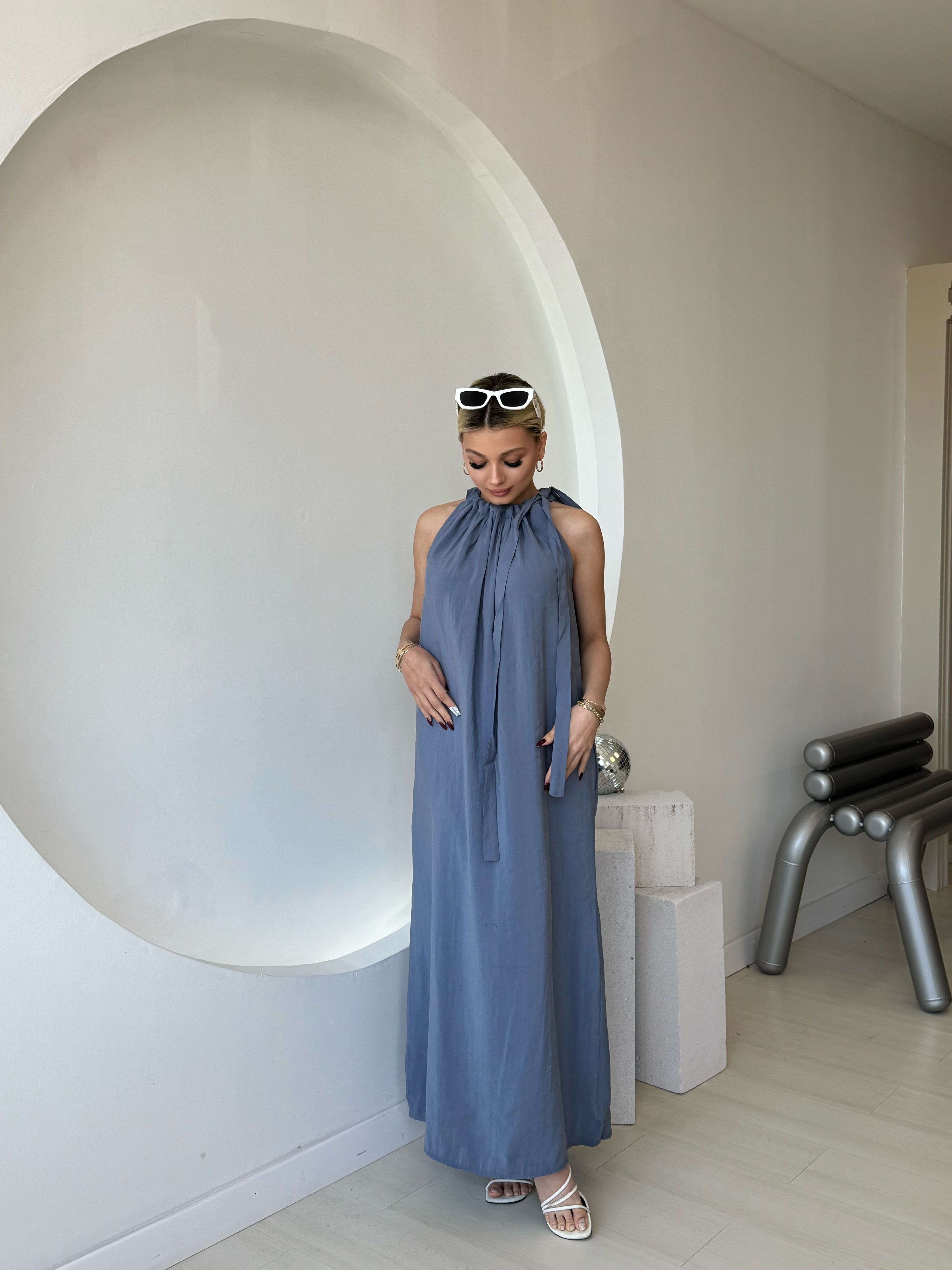 Omuzdan Bağlamalı İndigo Elbise