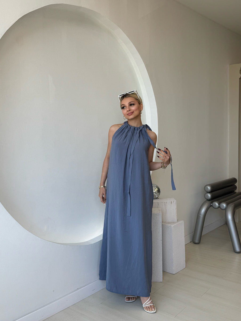 Omuzdan Bağlamalı İndigo Elbise