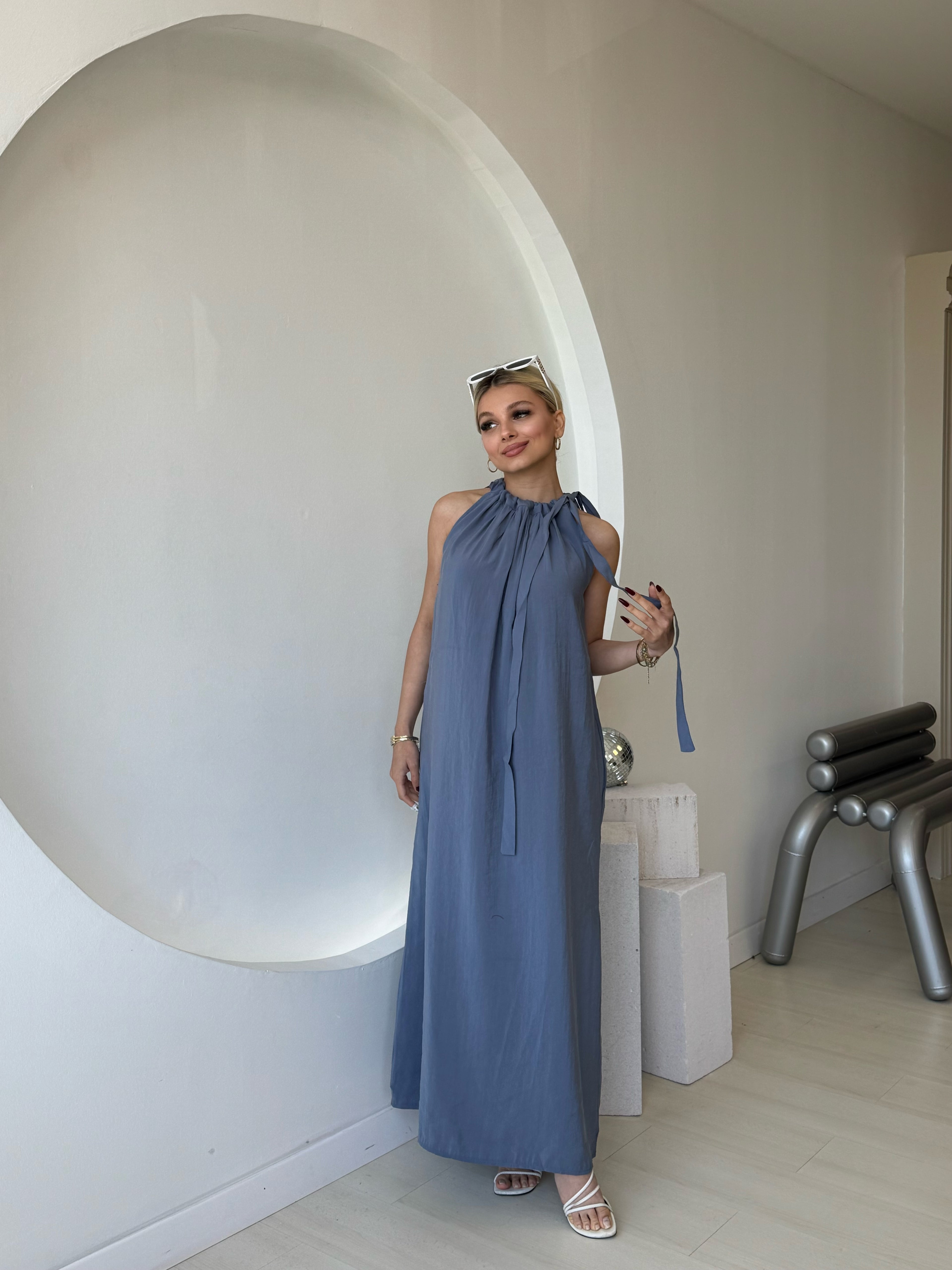 Omuzdan Bağlamalı İndigo Elbise