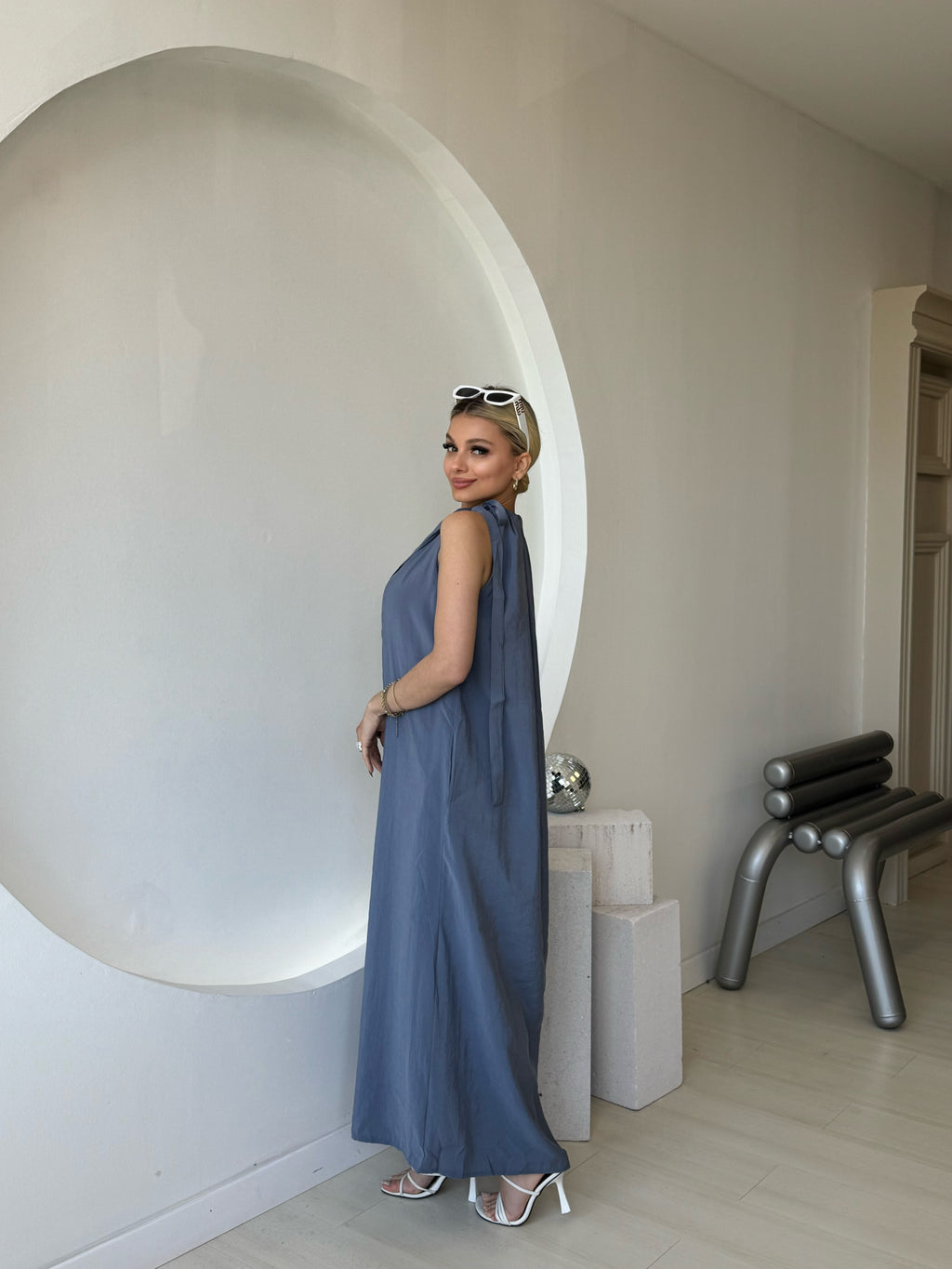 Omuzdan Bağlamalı İndigo Elbise