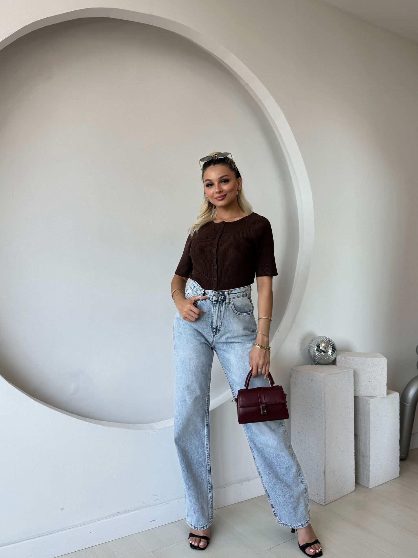 Açık Mavi Yıkamalı Mom Jean