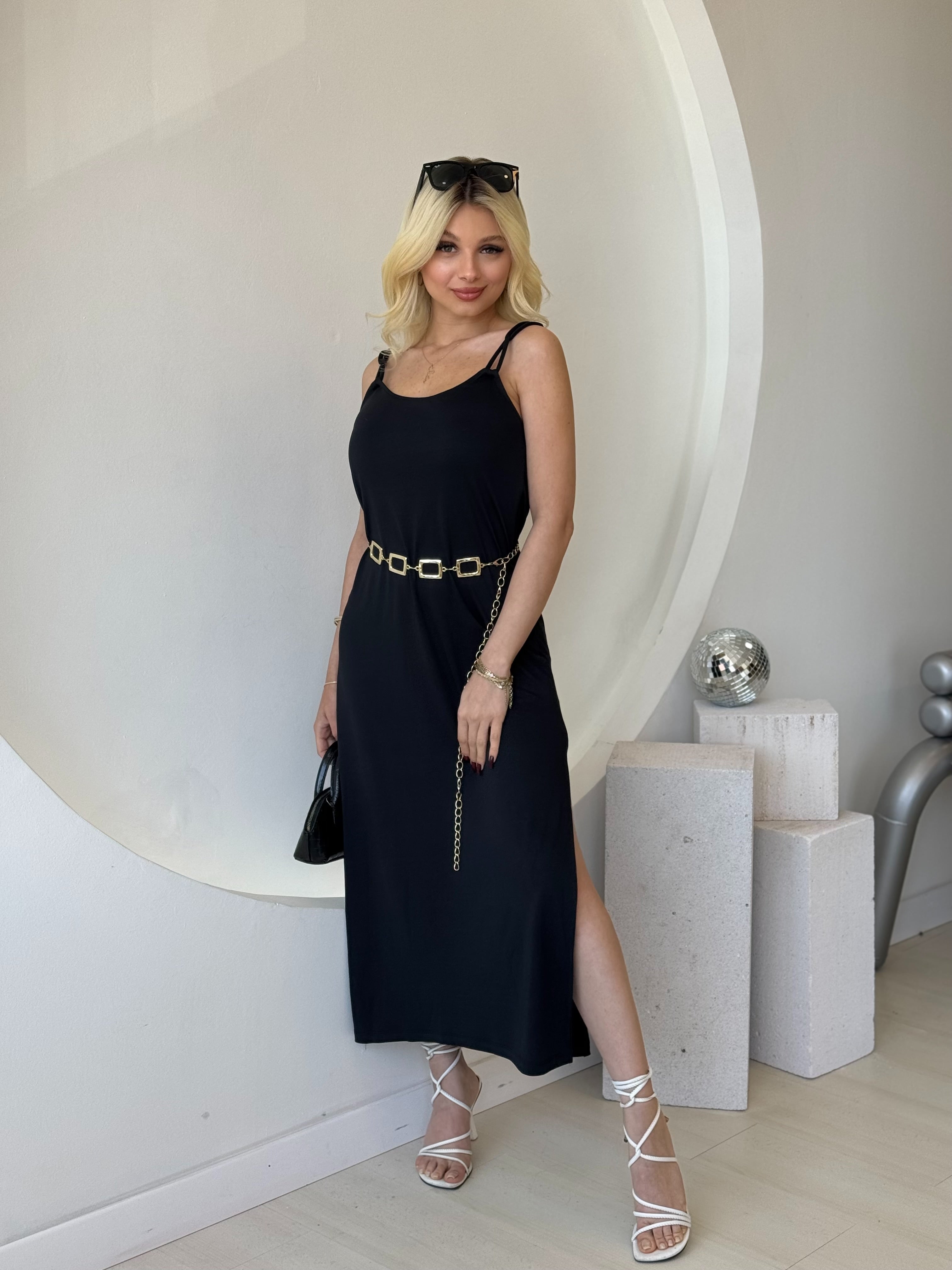 İp Askılı Yırtmaç Detaylı Siyah Elbise