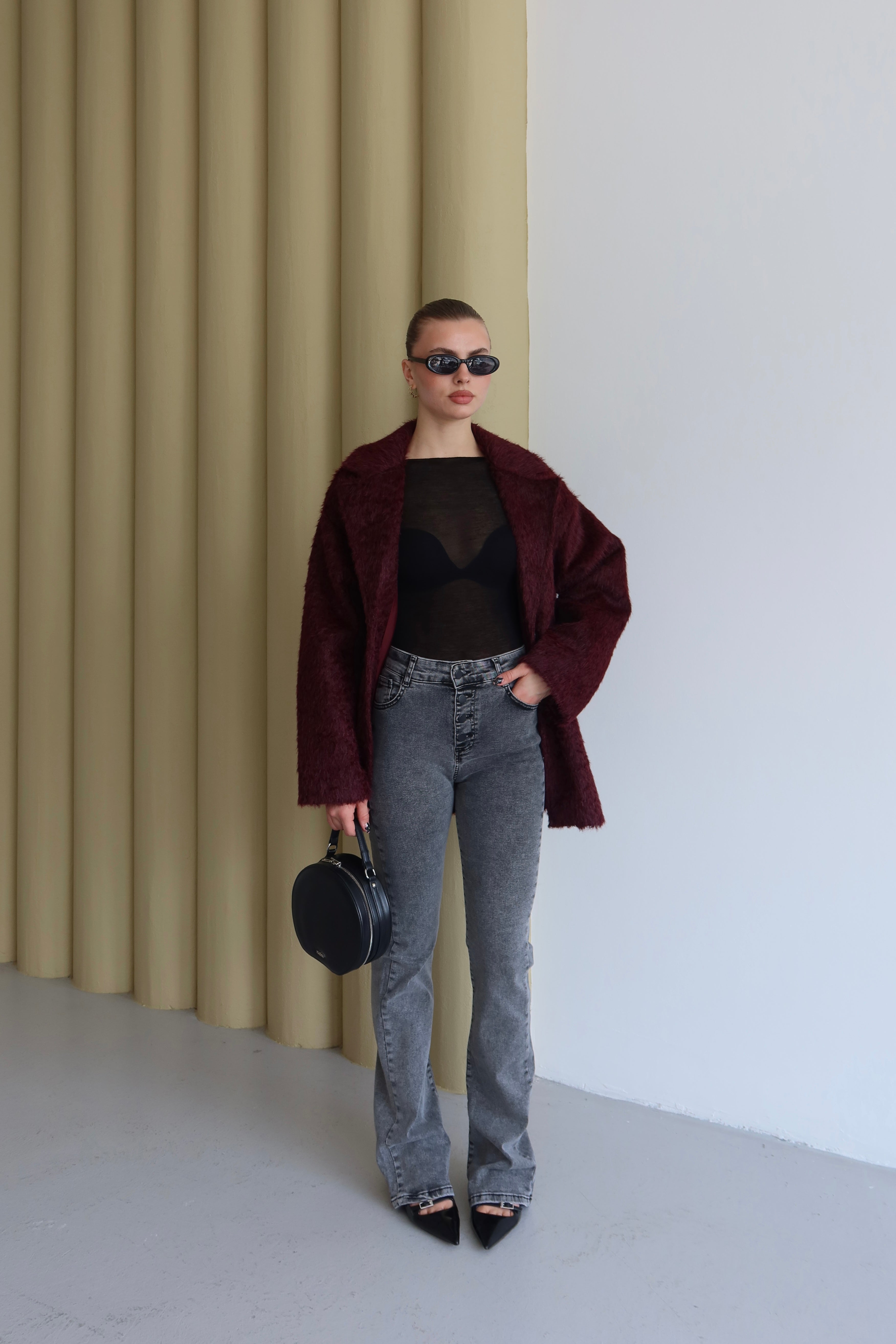 GRİ DÜĞME DETAYLI İSPANYOL PAÇA JEAN