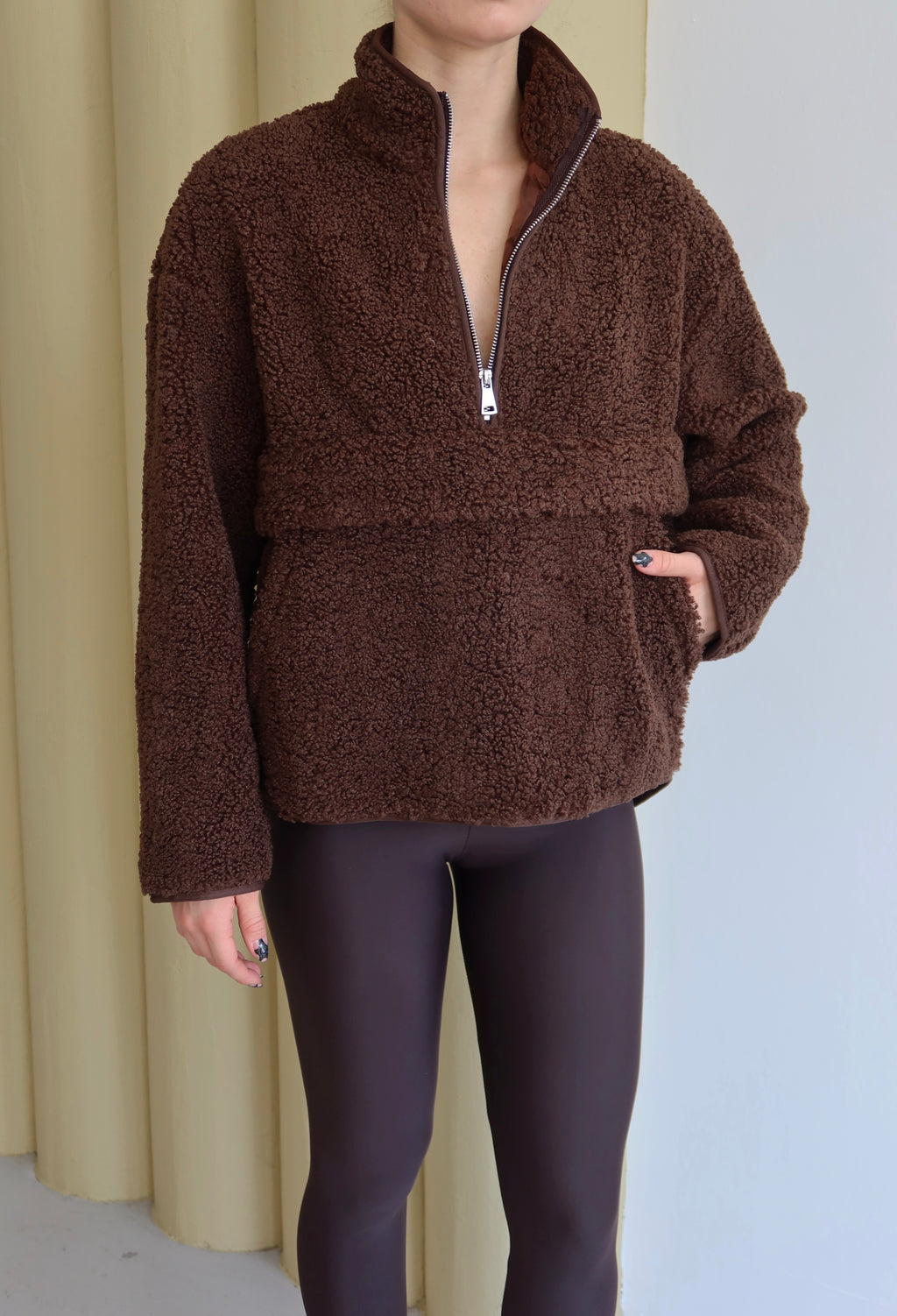 KAHVERENGİ DİK YAKA TEDDY SWEAT