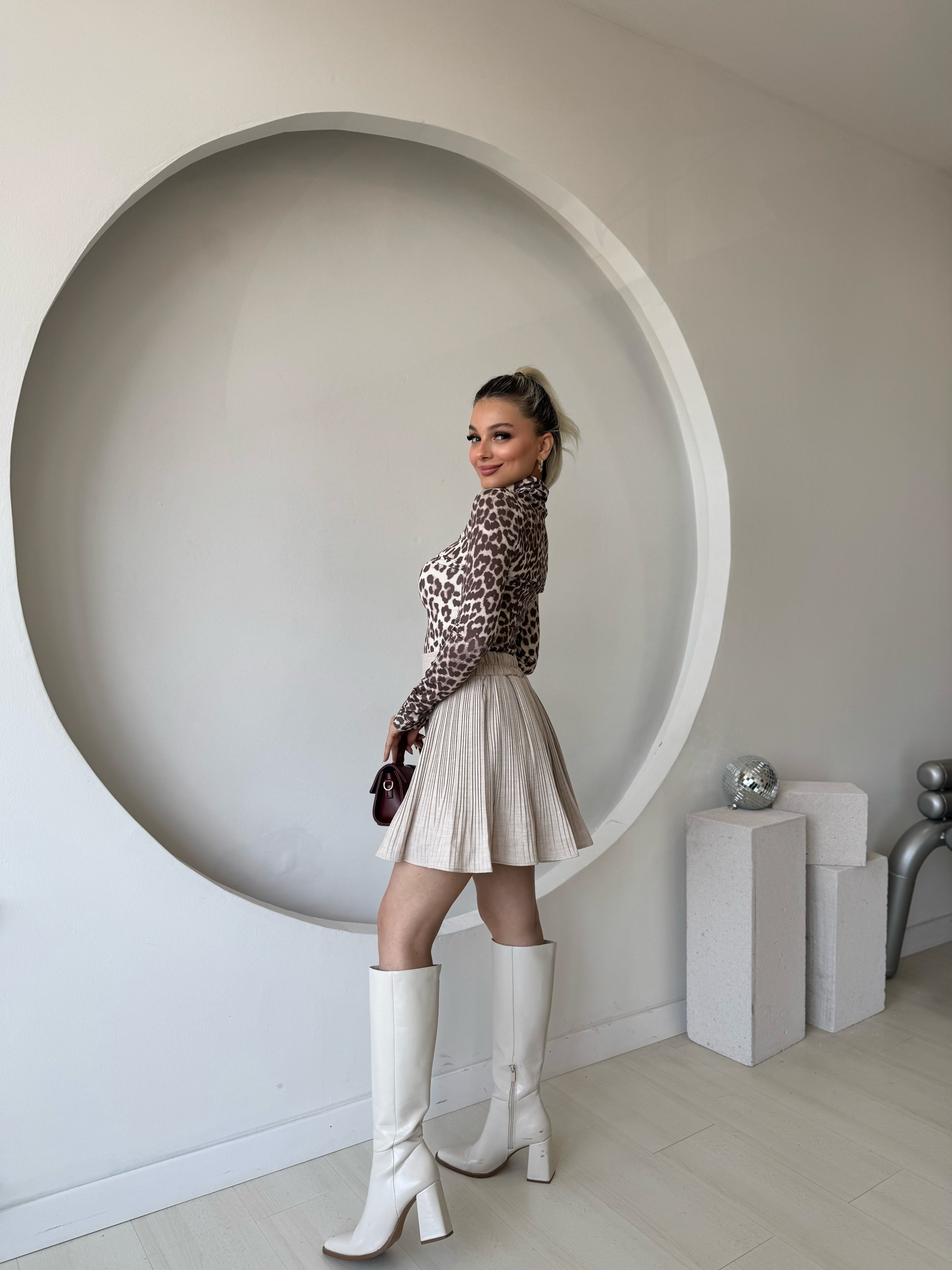 Taş Rengi Şortlu Piliseli Etek