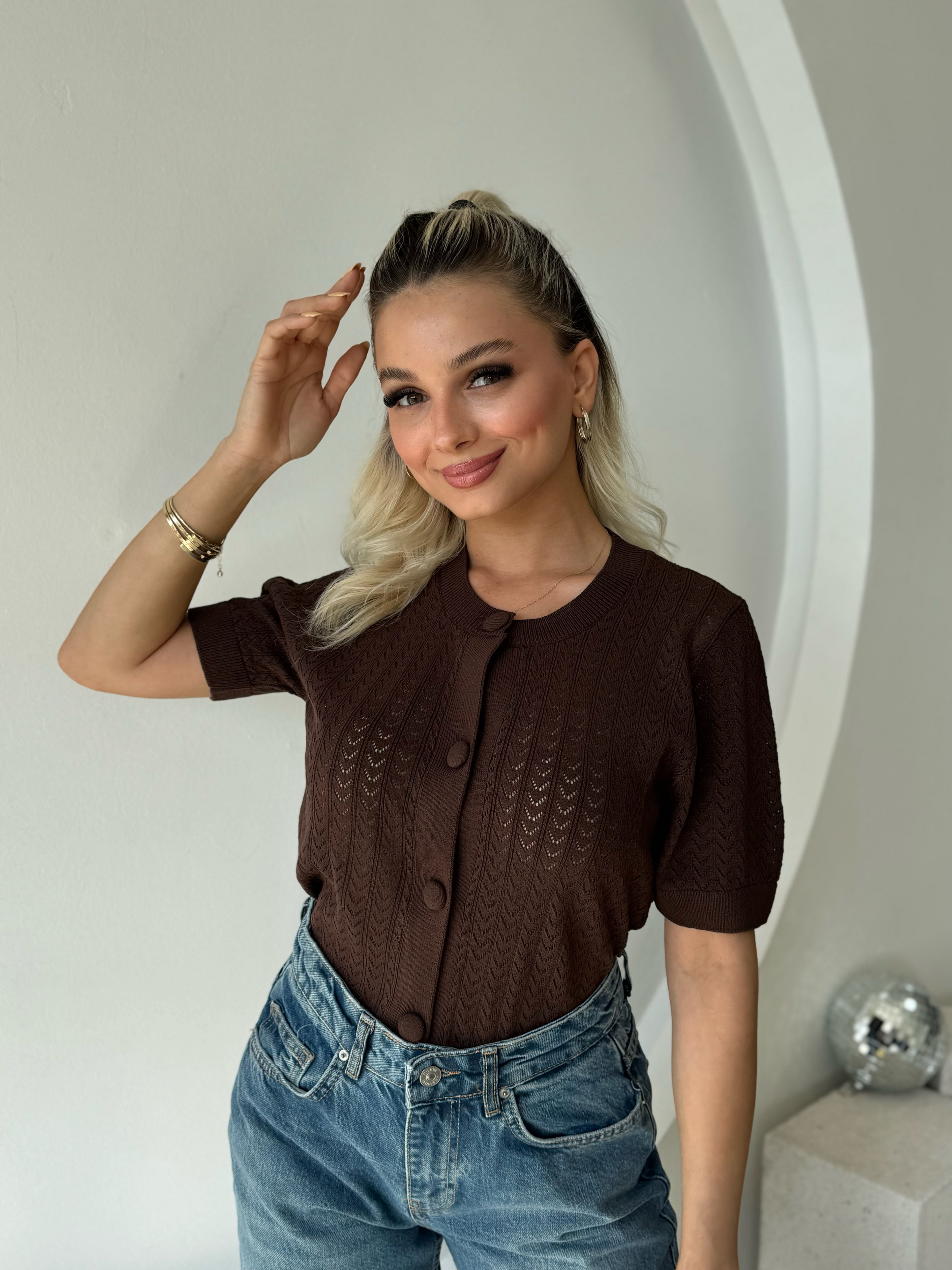 Kahverengi Kısa Kol Düğmeli Triko Hırka