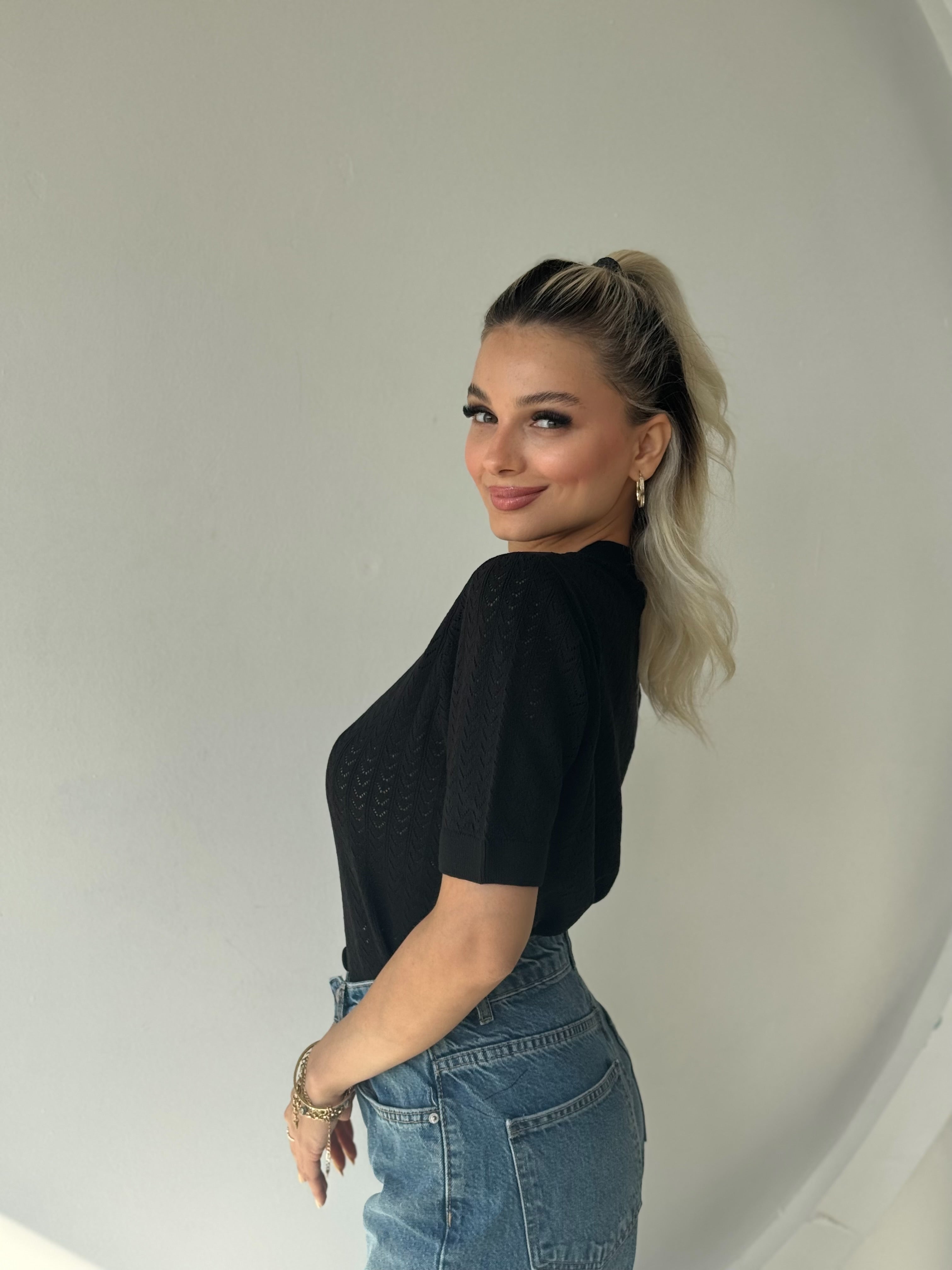 Siyah Kısa Kol Düğmeli Triko Hırka